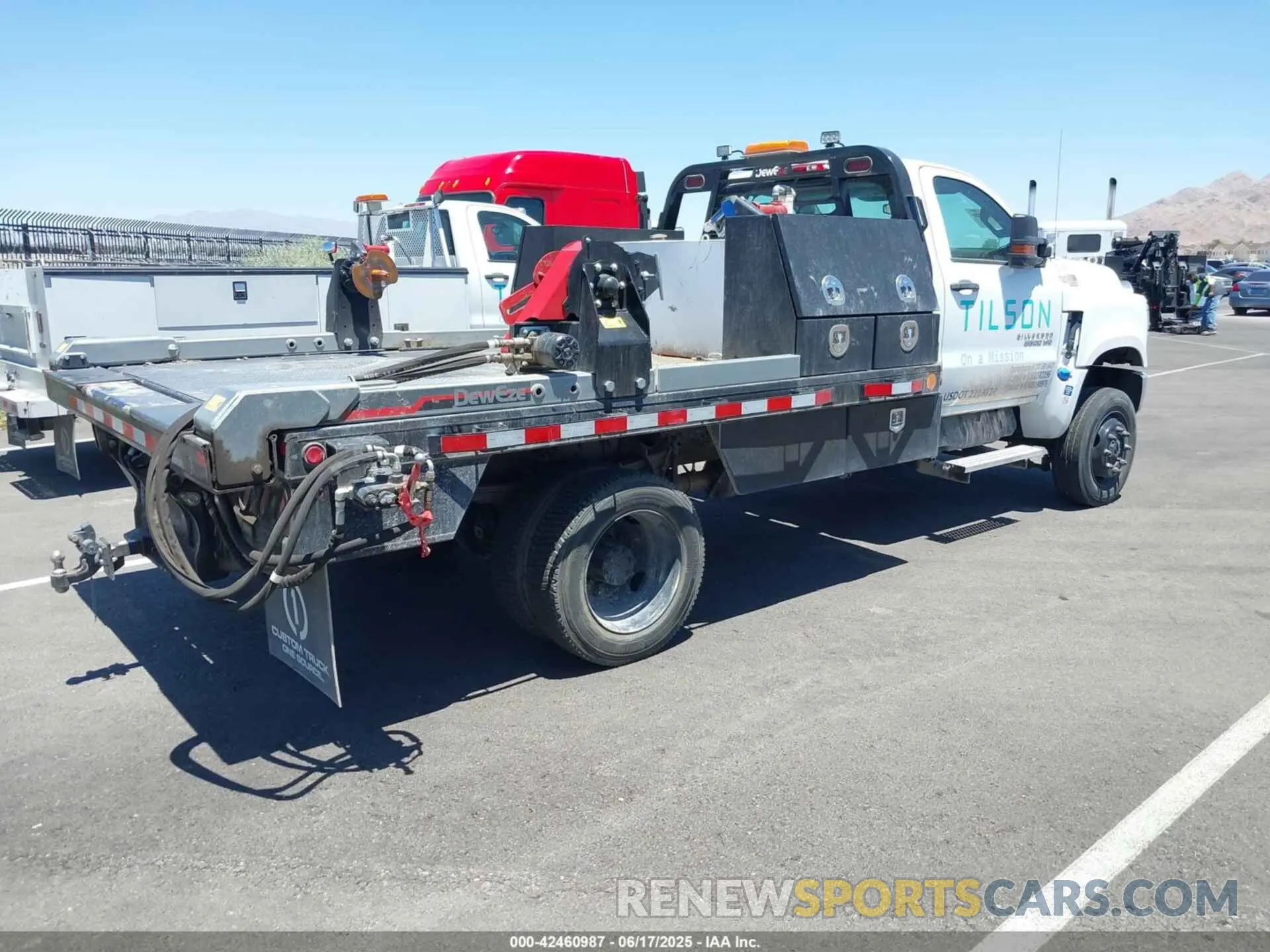 4 Photograph of a damaged car 1HTKJPVM8PH125630 CHEVROLET SILVERADO MD 2023