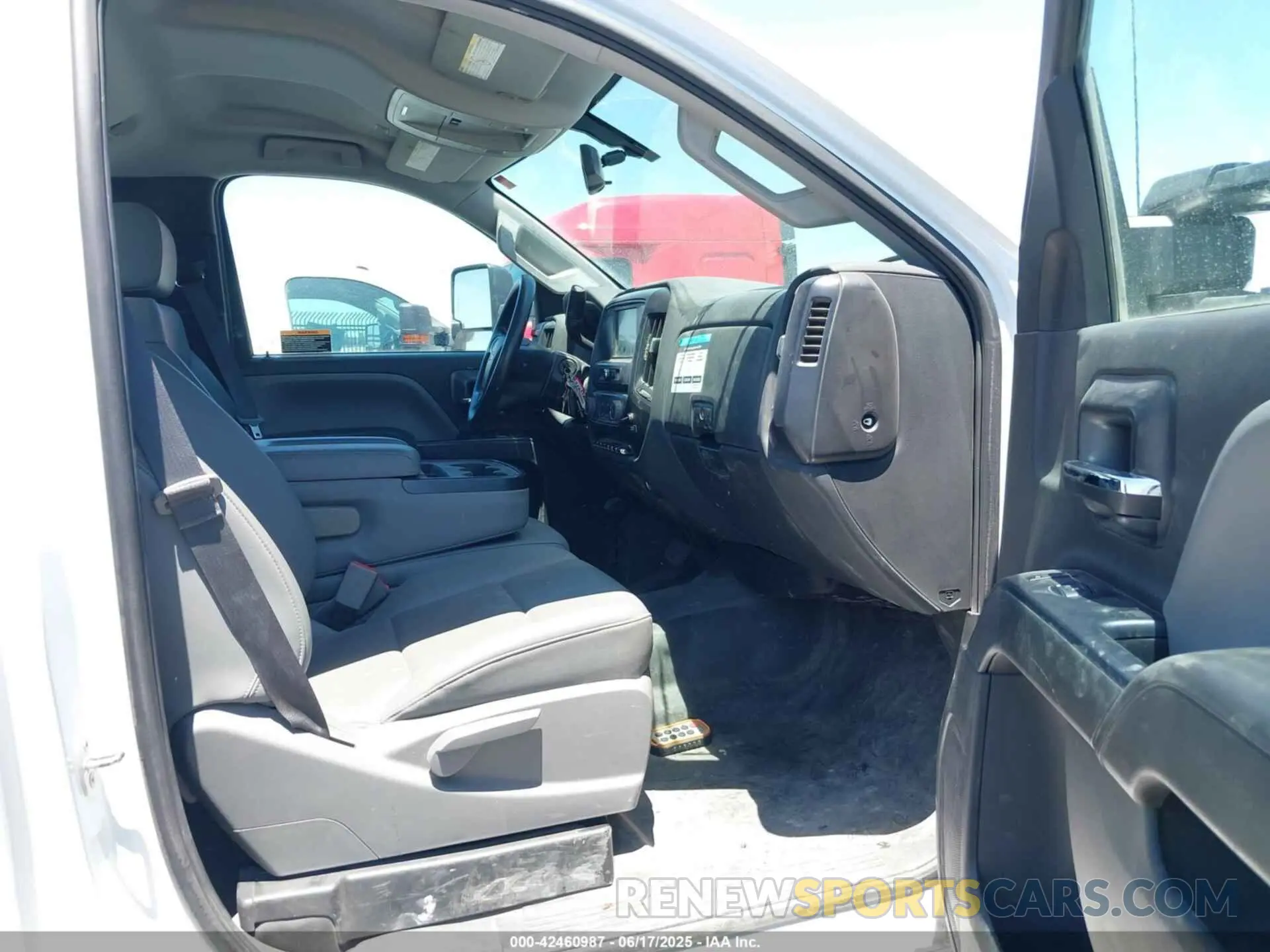 7 Photograph of a damaged car 1HTKJPVM8PH125630 CHEVROLET SILVERADO MD 2023