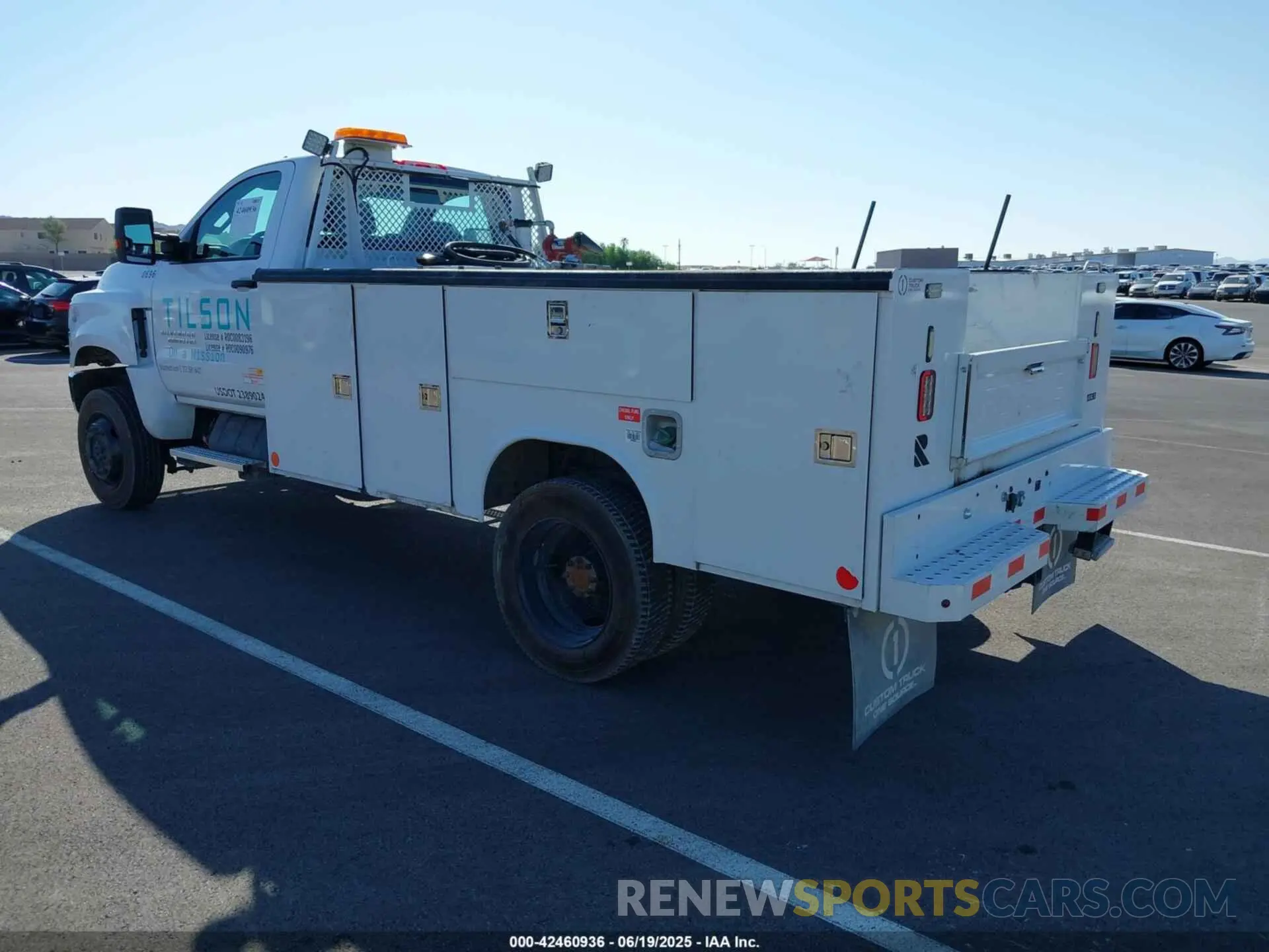 3 Photograph of a damaged car 1HTKJPVM8PH130942 CHEVROLET SILVERADO MD 2023