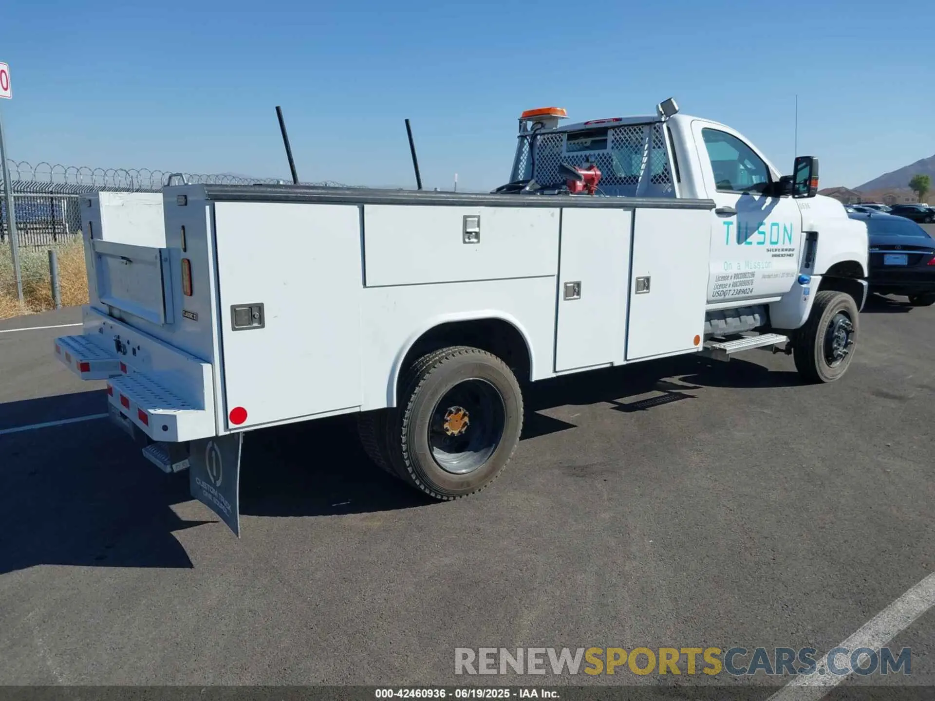 4 Photograph of a damaged car 1HTKJPVM8PH130942 CHEVROLET SILVERADO MD 2023