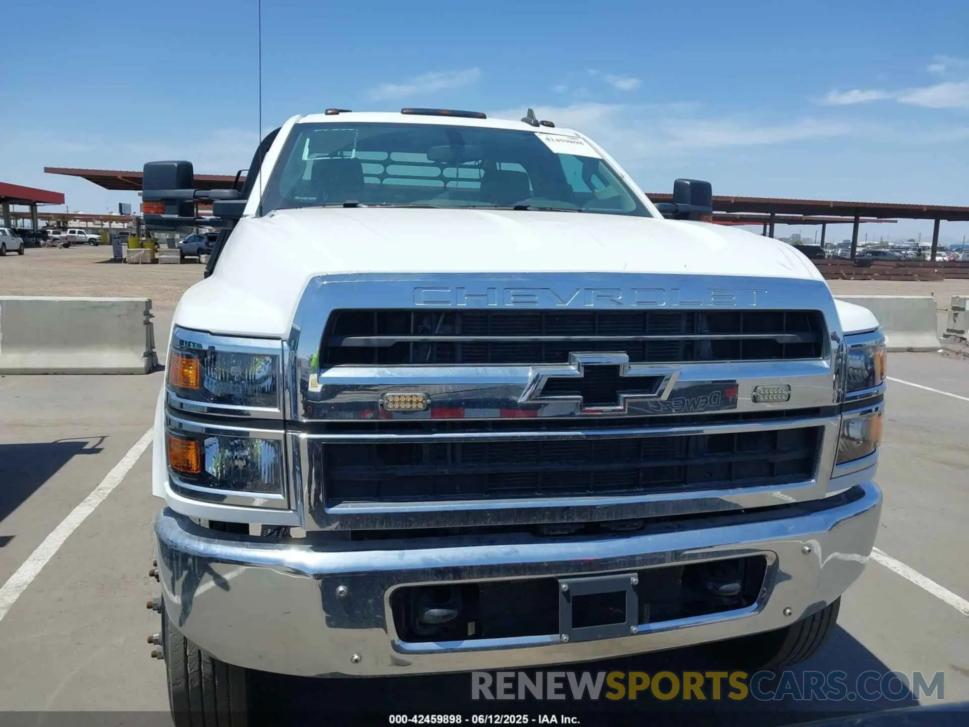 13 Photograph of a damaged car 1HTKJPVMXPH125628 CHEVROLET SILVERADO MD 2023