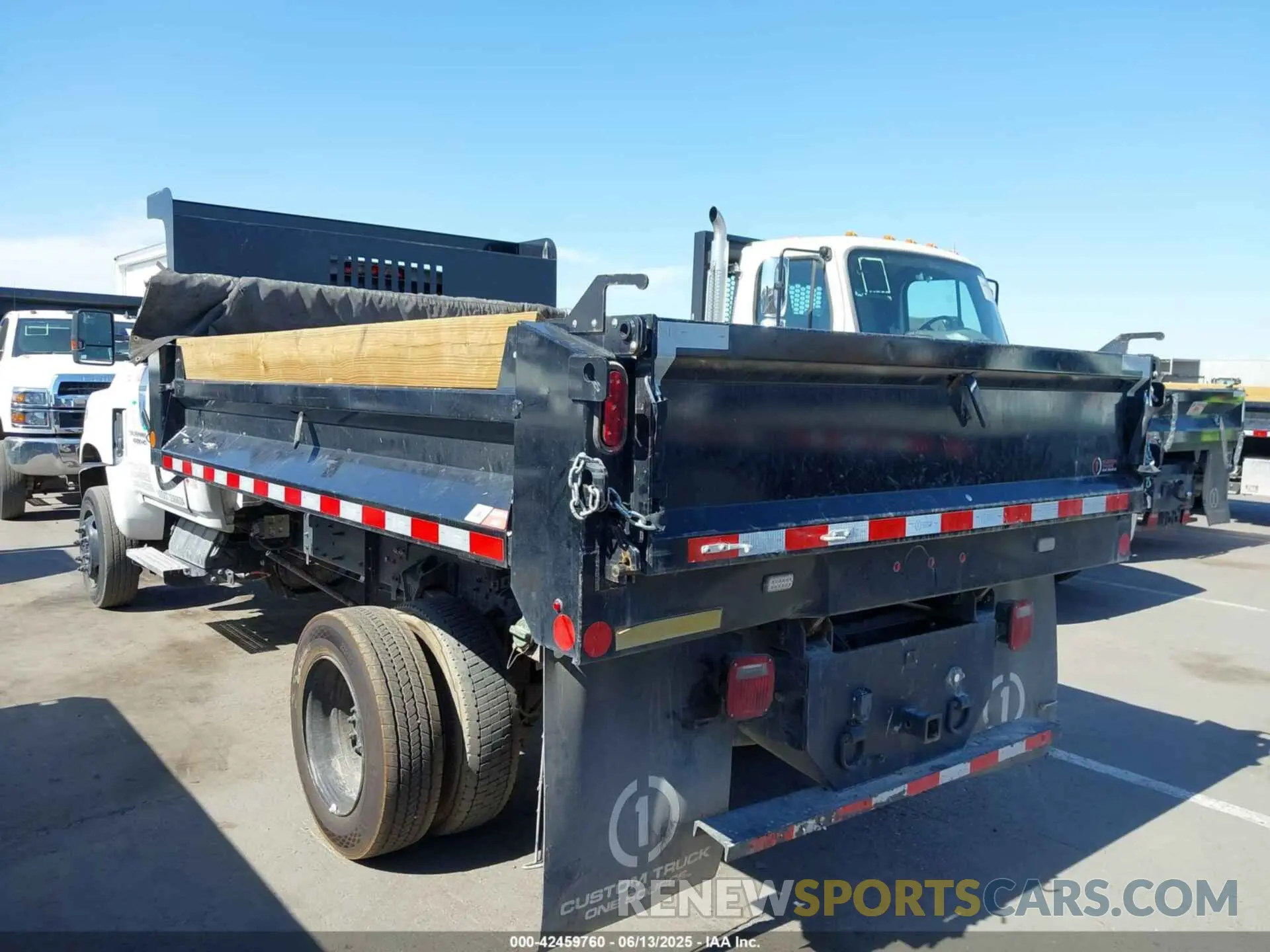 3 Photograph of a damaged car 1HTKJPVMXPH218536 CHEVROLET SILVERADO MD 2023