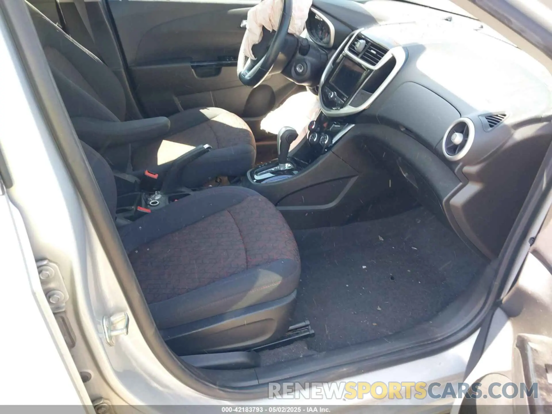 5 Photograph of a damaged car 1G1JD5SB3K4112641 CHEVROLET SONIC 2019