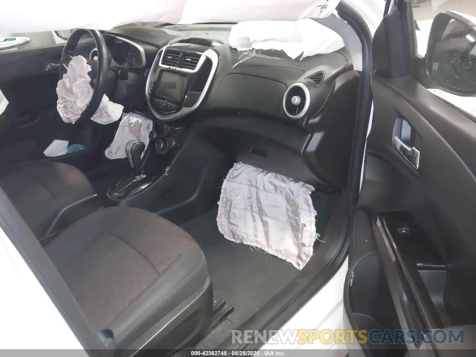 5 Photograph of a damaged car 1G1JD5SB3K4148085 CHEVROLET SONIC 2019