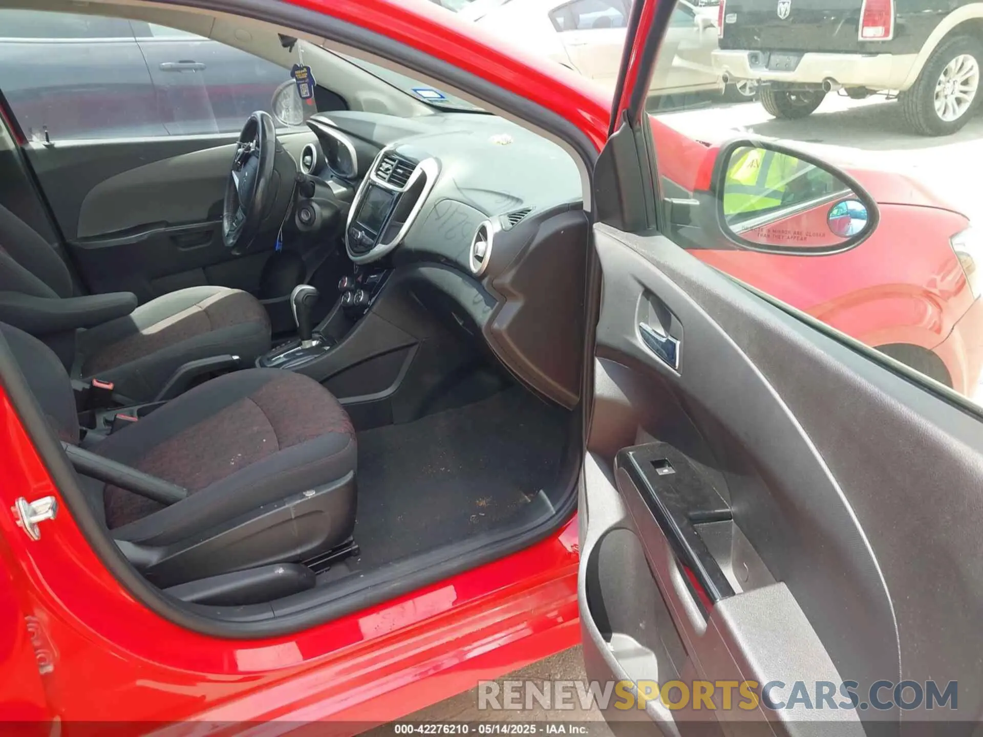 5 Photograph of a damaged car 1G1JD6SB4K4133956 CHEVROLET SONIC 2019