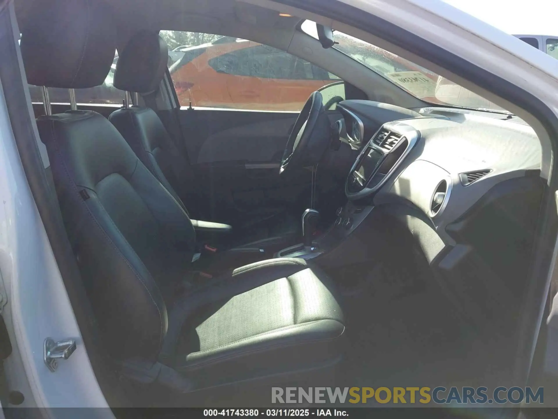 5 Photograph of a damaged car 1G1JF5SB3K4121379 CHEVROLET SONIC 2019