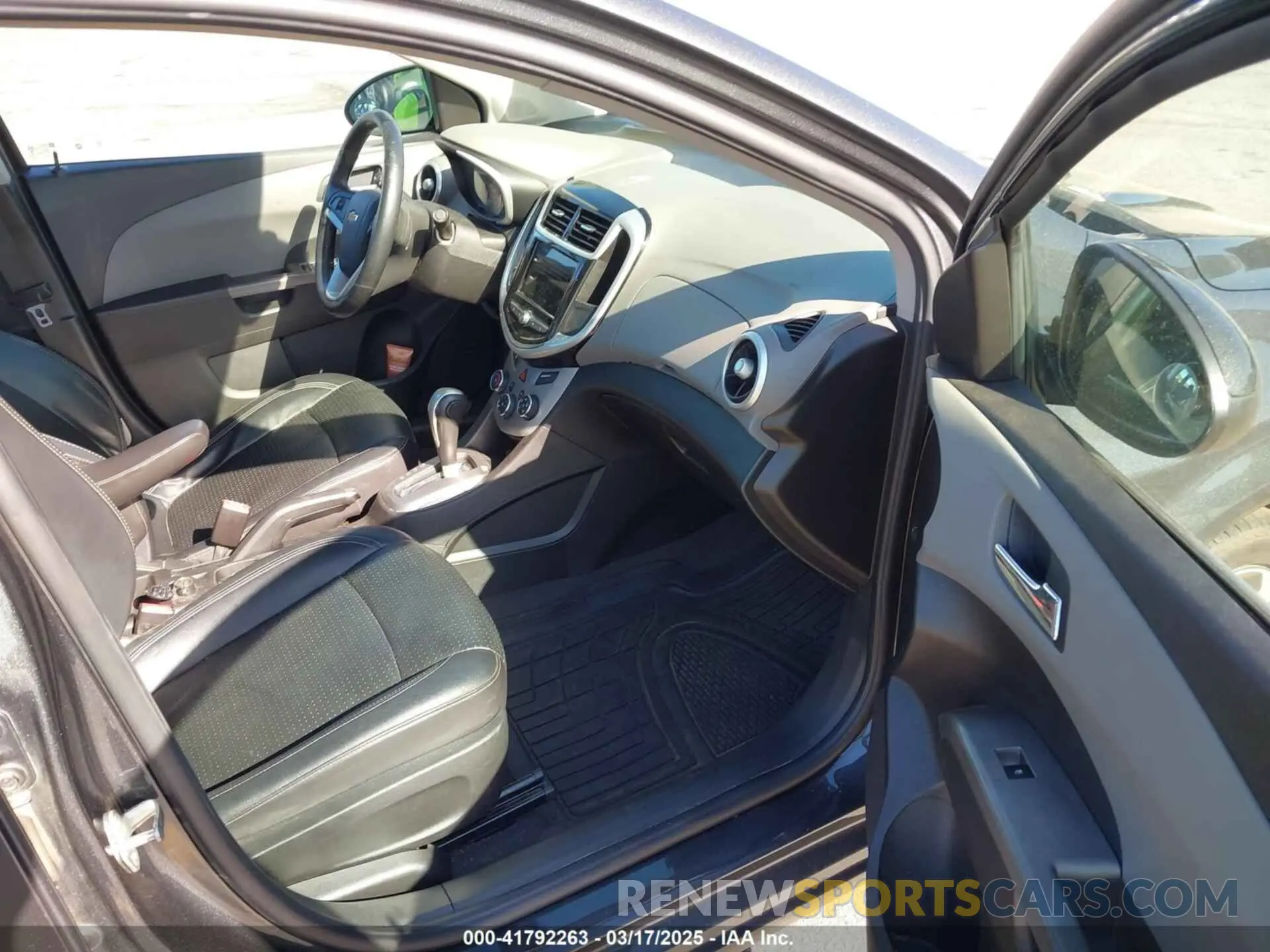 5 Photograph of a damaged car 1G1JF5SB5K4127944 CHEVROLET SONIC 2019