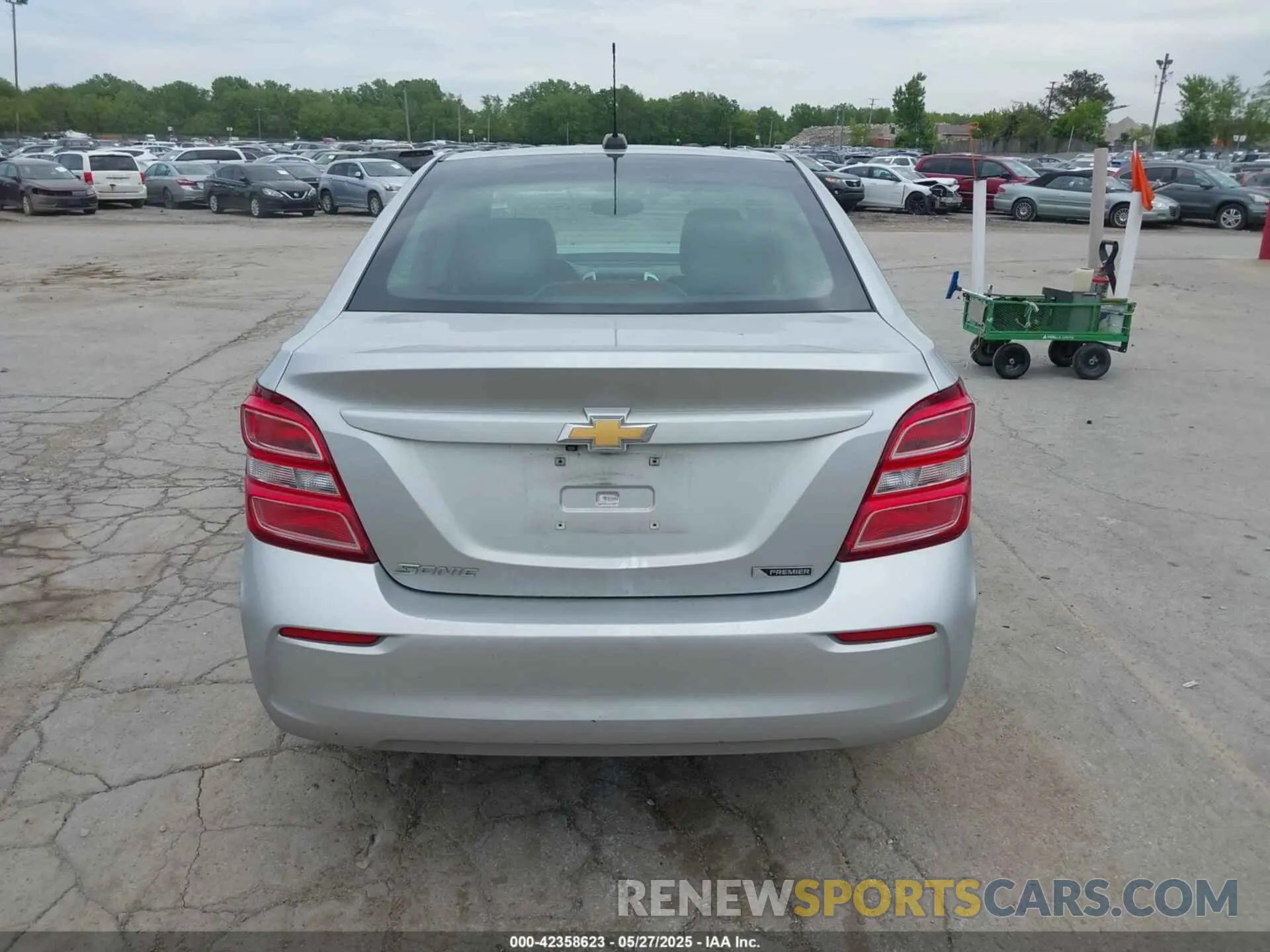 17 Photograph of a damaged car 1G1JF5SB9K4121032 CHEVROLET SONIC 2019