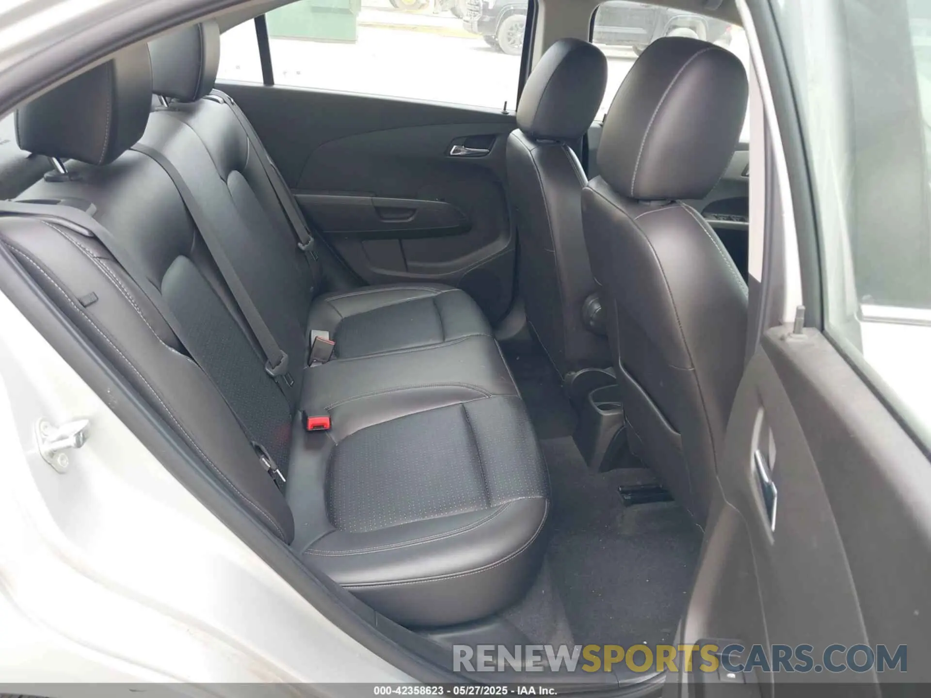 8 Photograph of a damaged car 1G1JF5SB9K4121032 CHEVROLET SONIC 2019
