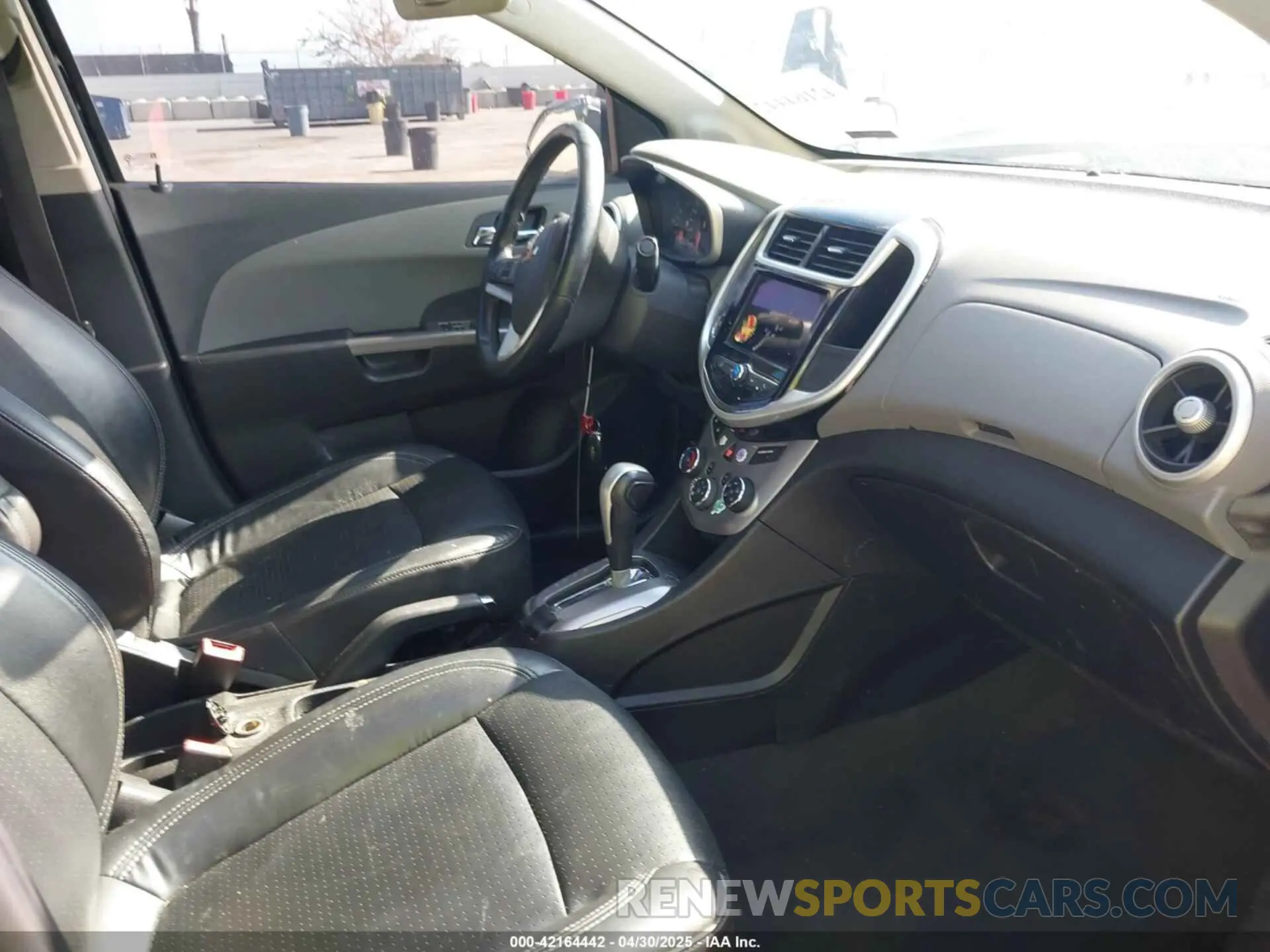 5 Photograph of a damaged car 1G1JF5SB9K4127333 CHEVROLET SONIC 2019