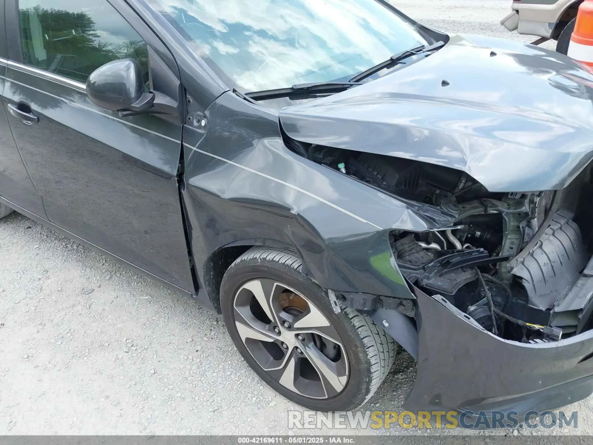 18 Photograph of a damaged car 1G1JF5SBXK4124196 CHEVROLET SONIC 2019