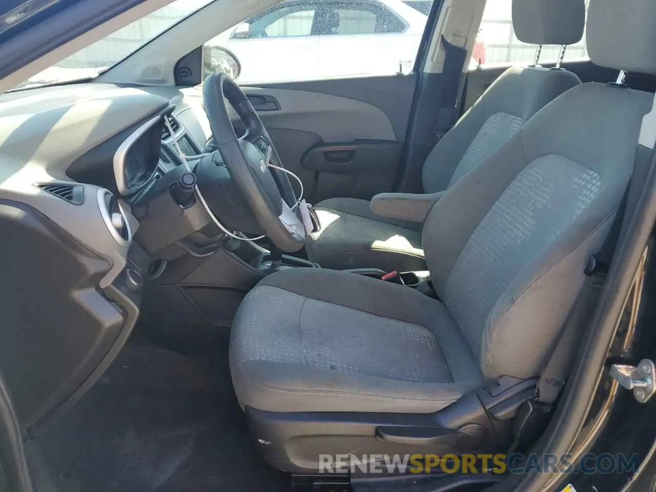 7 Photograph of a damaged car 1G1JG6SB6K4136817 CHEVROLET SONIC 2019