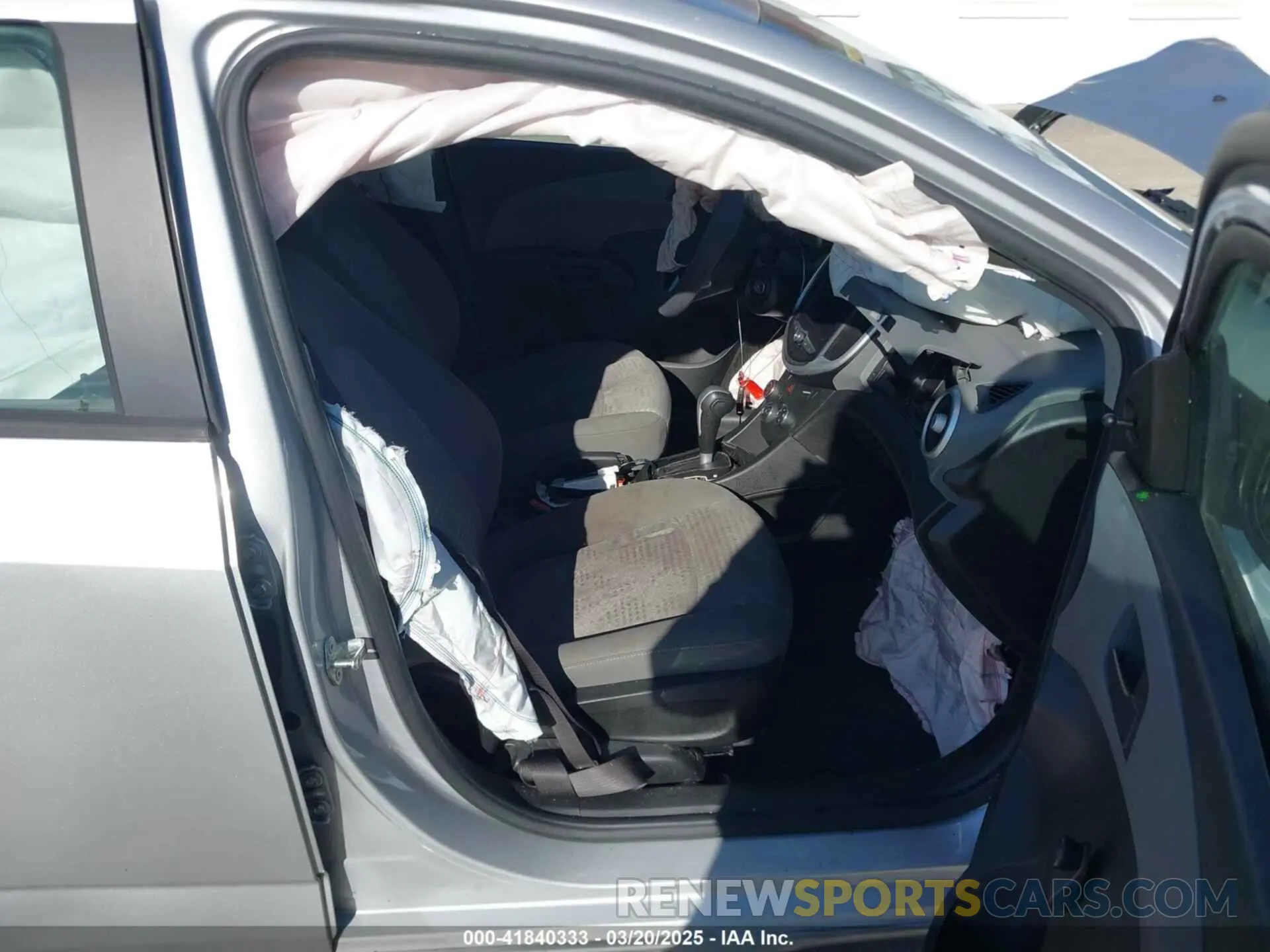 5 Photograph of a damaged car 1G1JB5SB0L4100812 CHEVROLET SONIC 2020