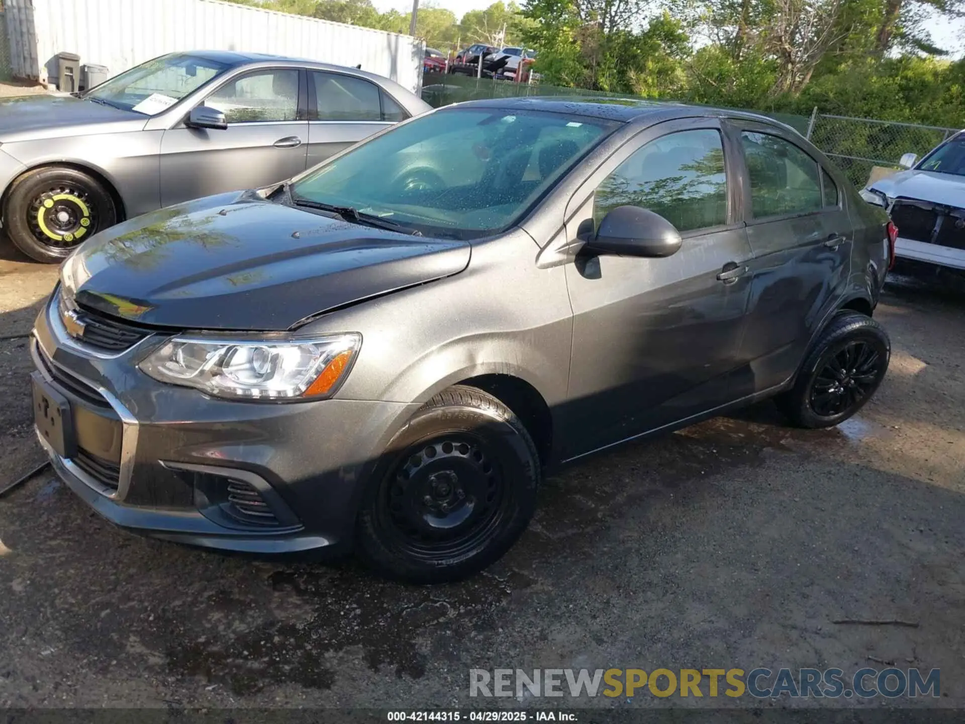 2 Photograph of a damaged car 1G1JB5SB4L4105835 CHEVROLET SONIC 2020