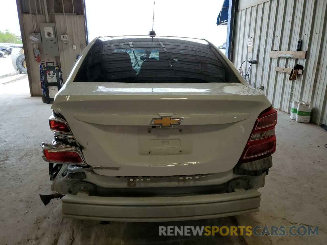 6 Photograph of a damaged car 1G1JB5SB7L4105019 CHEVROLET SONIC 2020