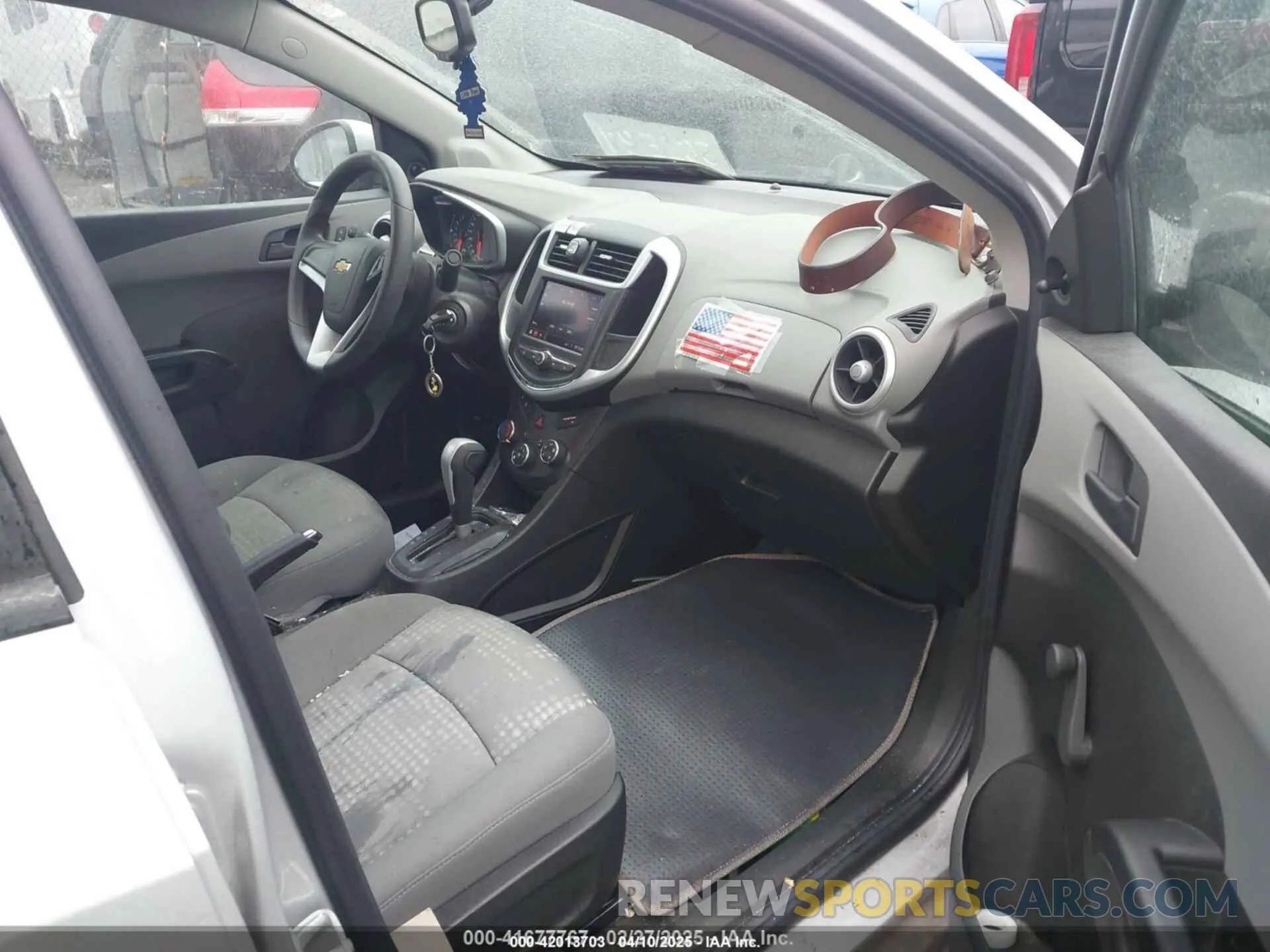 5 Photograph of a damaged car 1G1JB5SBXL4100722 CHEVROLET SONIC 2020
