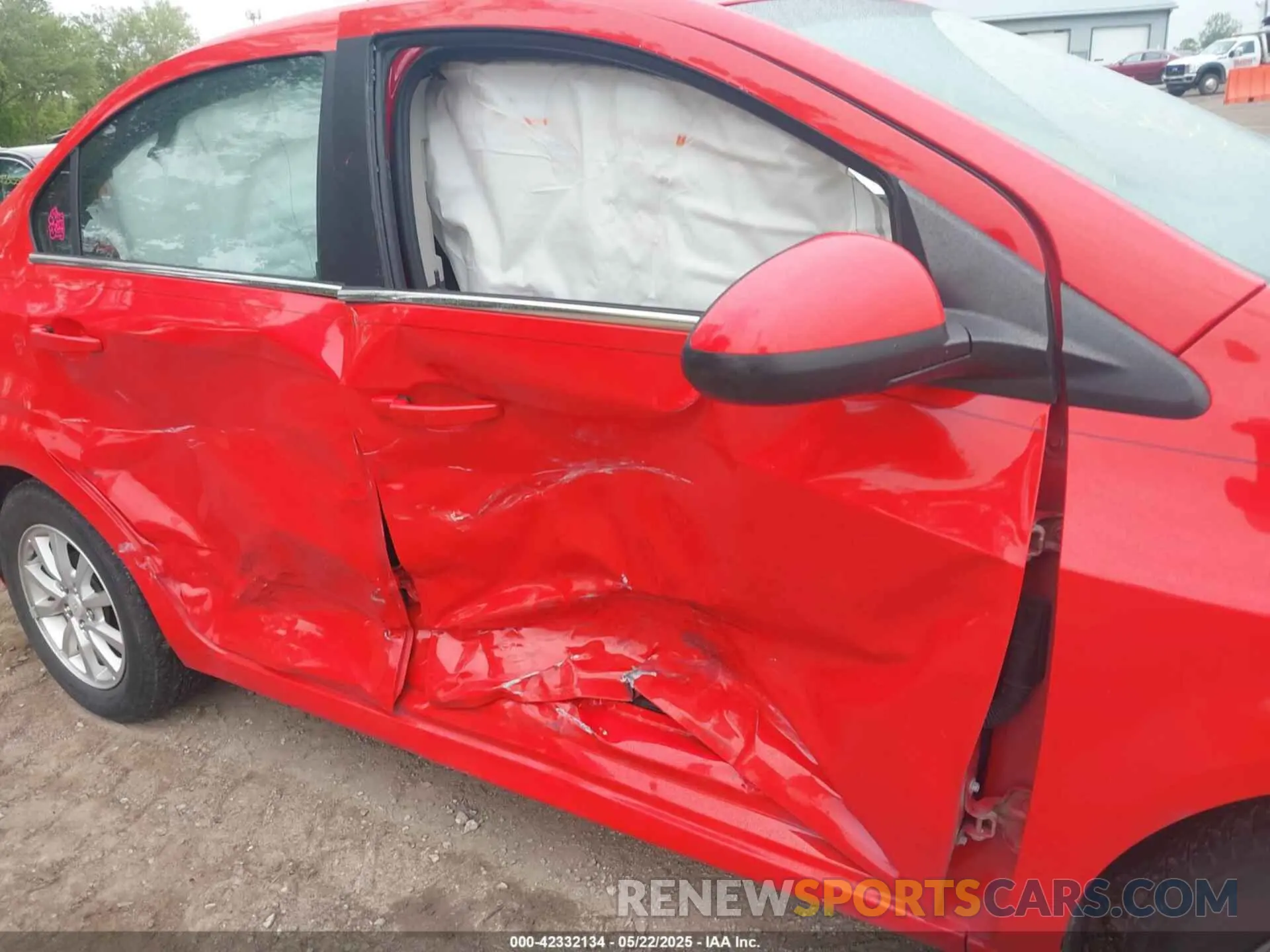 6 Photograph of a damaged car 1G1JD5SB3L4104217 CHEVROLET SONIC 2020