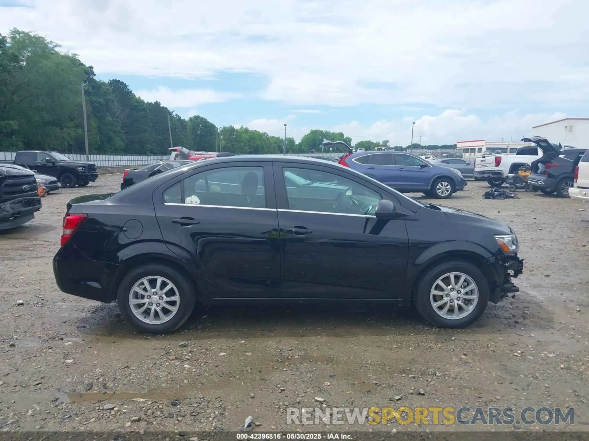 13 Photograph of a damaged car 1G1JD5SB7L4118668 CHEVROLET SONIC 2020