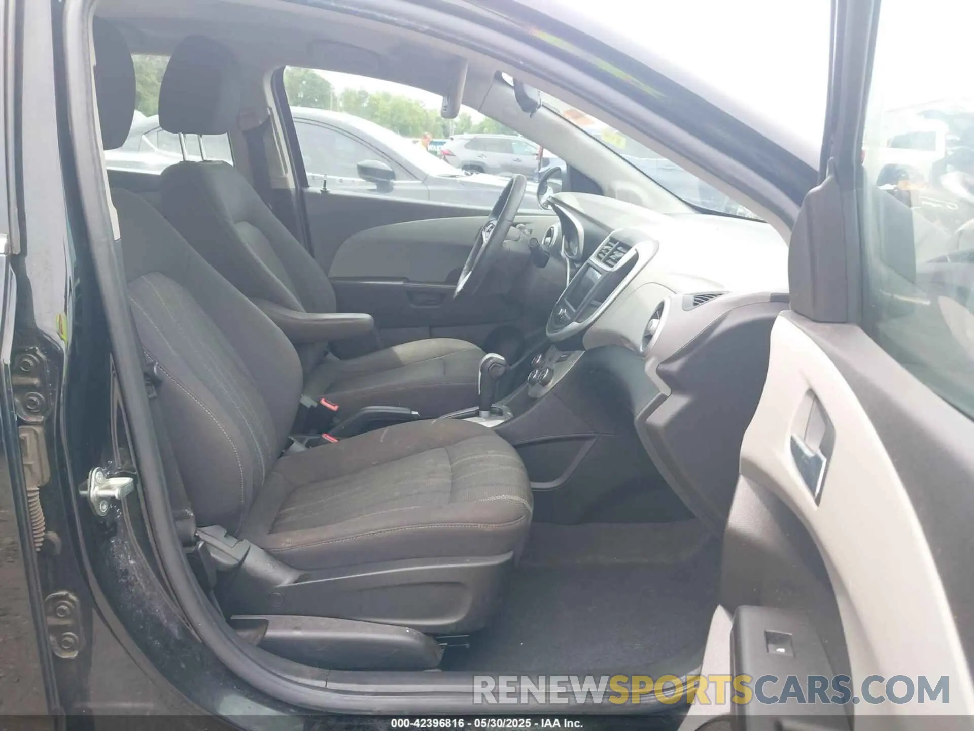 5 Photograph of a damaged car 1G1JD5SB7L4118668 CHEVROLET SONIC 2020