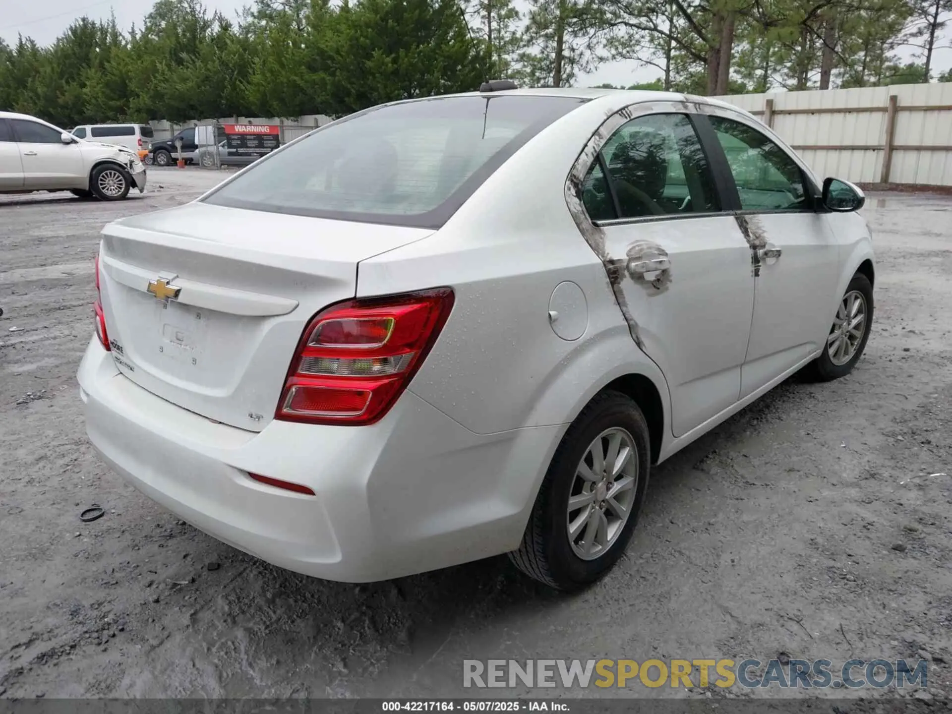 4 Photograph of a damaged car 1G1JD5SB7L4140587 CHEVROLET SONIC 2020