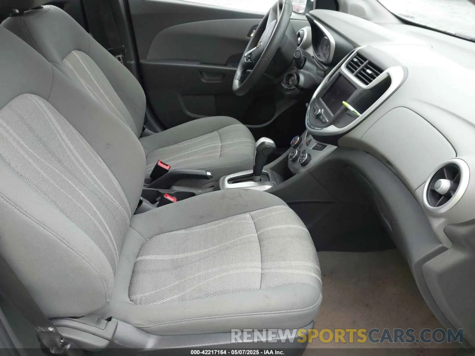 5 Photograph of a damaged car 1G1JD5SB7L4140587 CHEVROLET SONIC 2020