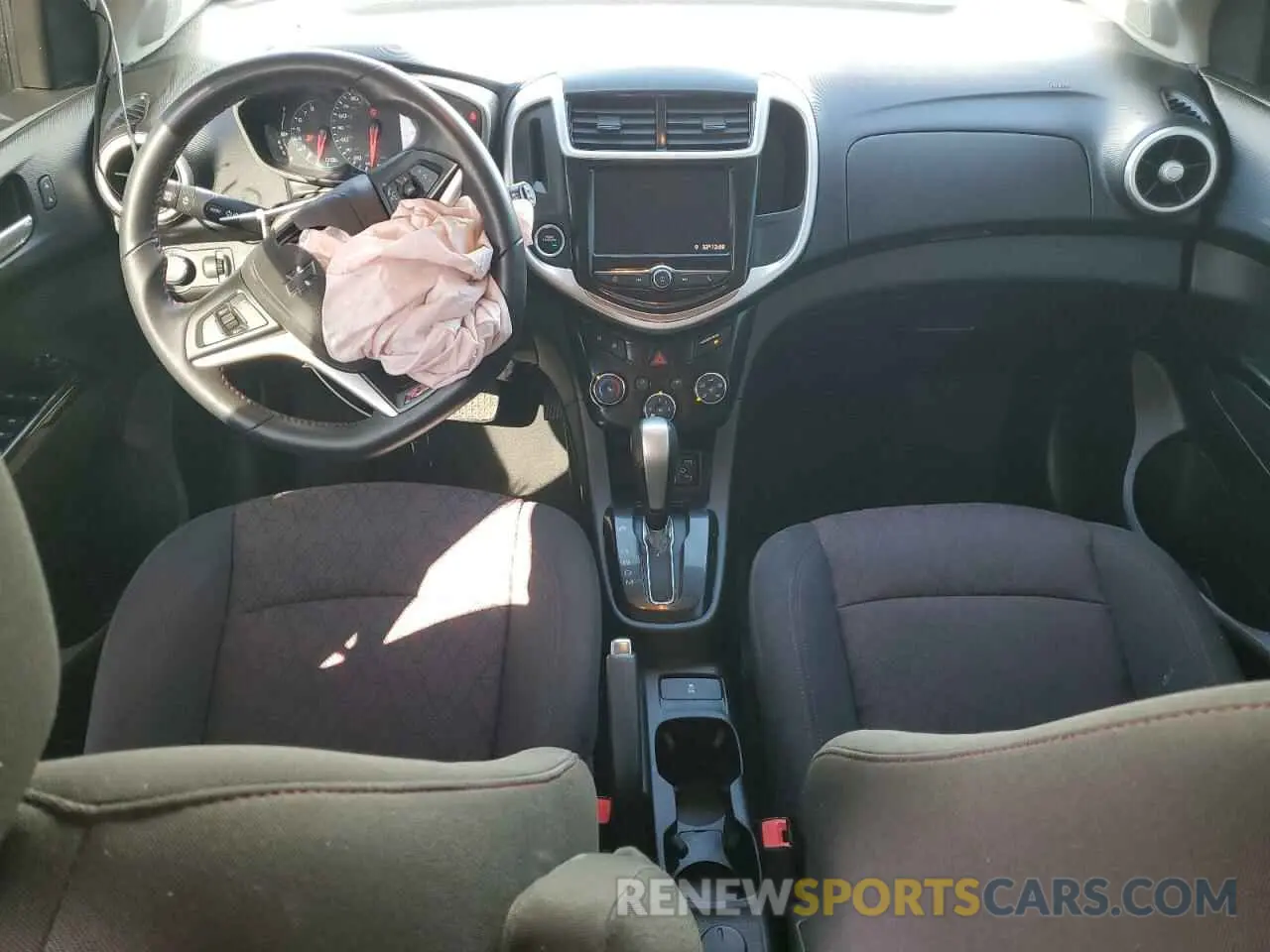 8 Photograph of a damaged car 1G1JD6SB2L4100309 CHEVROLET SONIC 2020