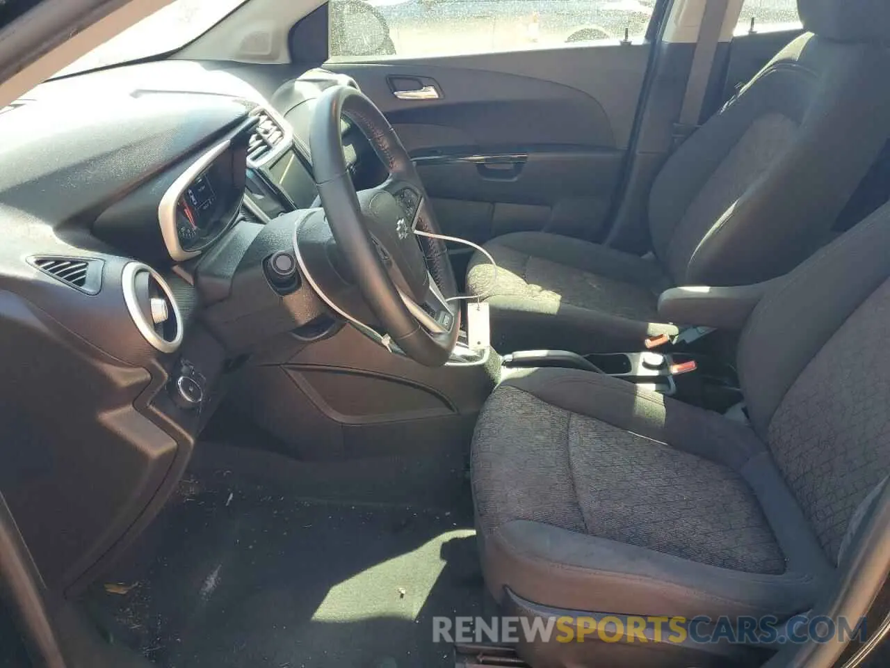 7 Photograph of a damaged car 1G1JD6SB3L4102425 CHEVROLET SONIC 2020