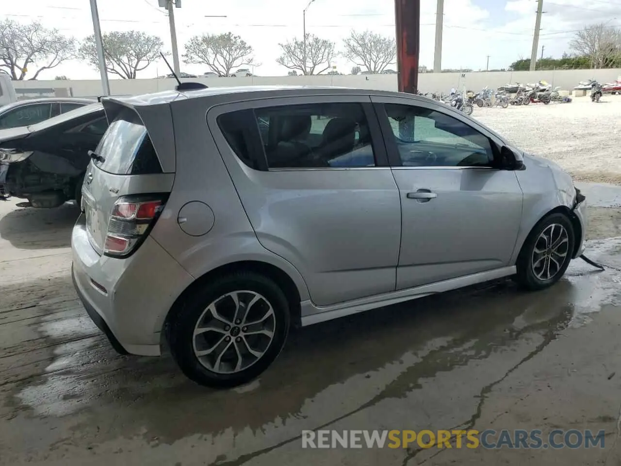 3 Photograph of a damaged car 1G1JD6SB4L4107388 CHEVROLET SONIC 2020