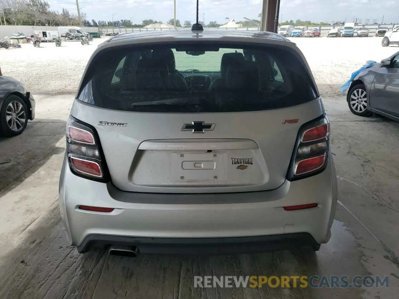6 Photograph of a damaged car 1G1JD6SB4L4107388 CHEVROLET SONIC 2020