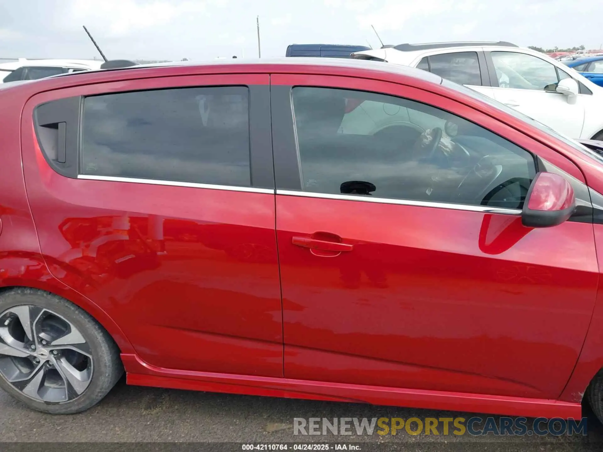 13 Photograph of a damaged car 1G1JD6SB4L4137362 CHEVROLET SONIC 2020