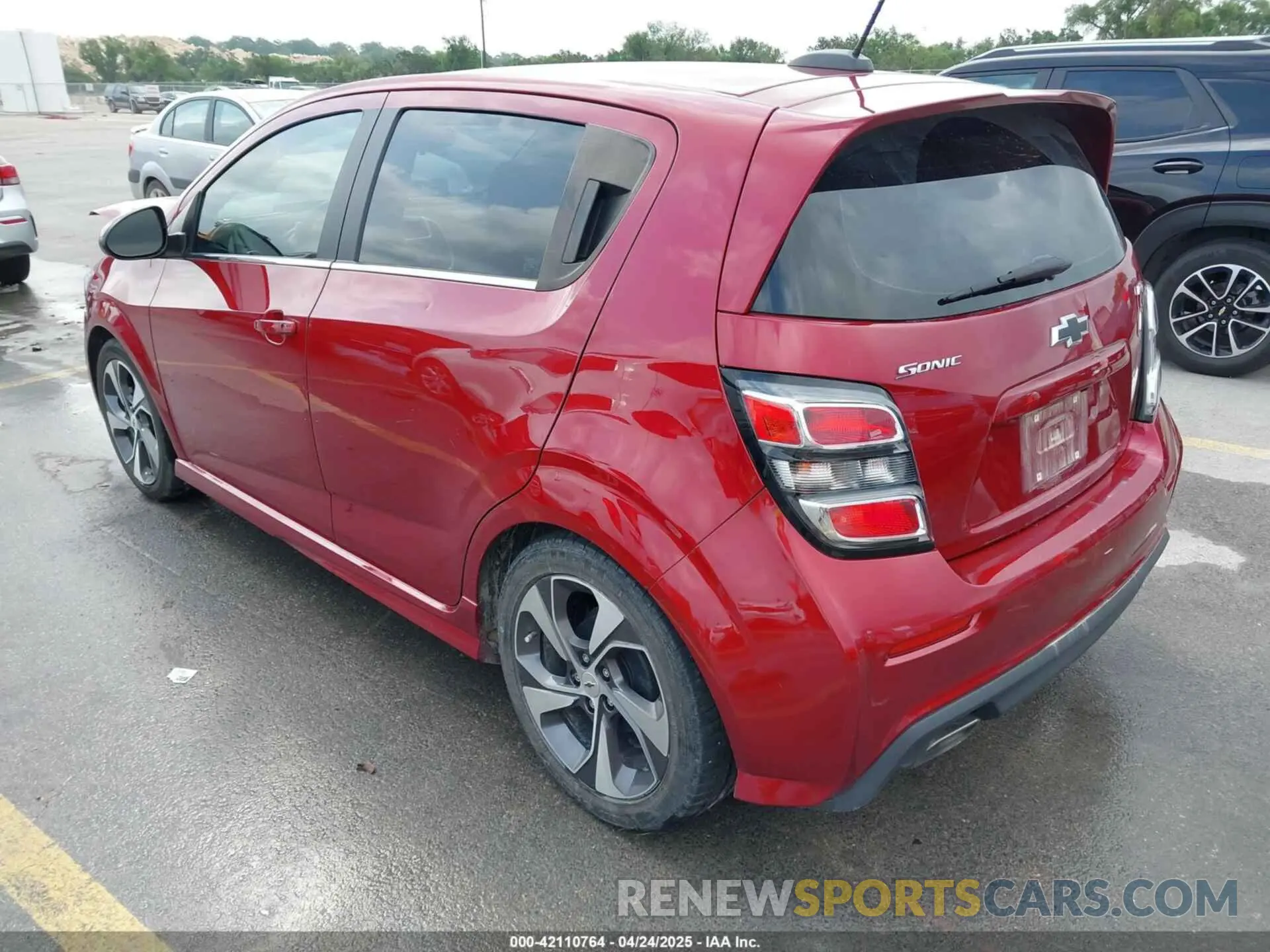 3 Photograph of a damaged car 1G1JD6SB4L4137362 CHEVROLET SONIC 2020