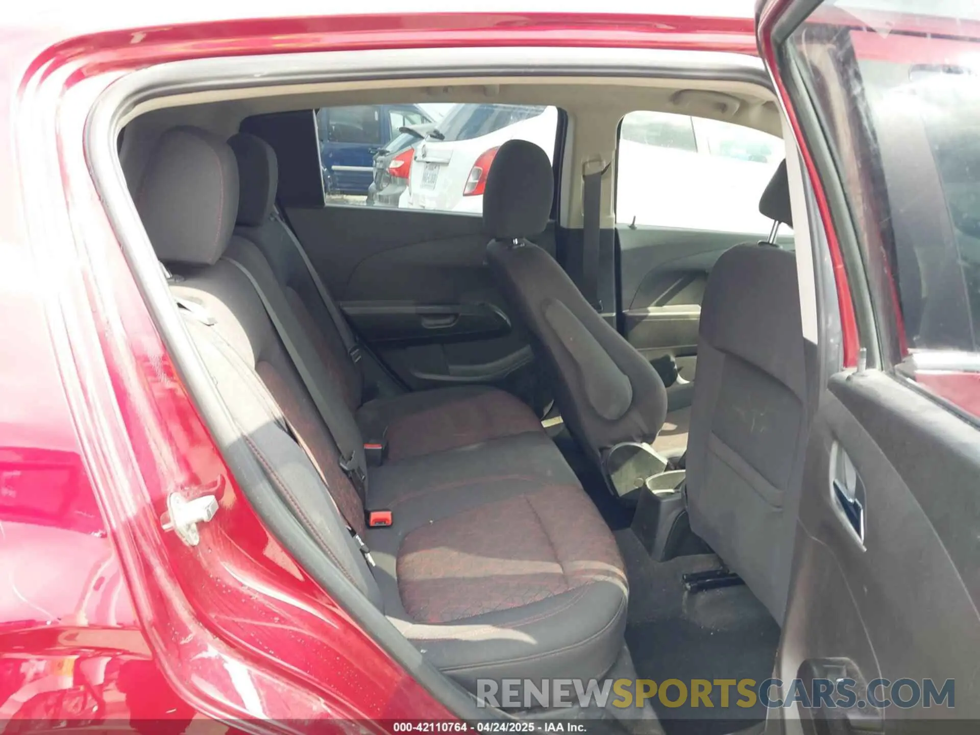 8 Photograph of a damaged car 1G1JD6SB4L4137362 CHEVROLET SONIC 2020
