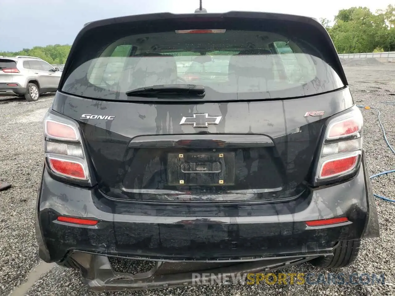6 Photograph of a damaged car 1G1JD6SB5L4137709 CHEVROLET SONIC 2020