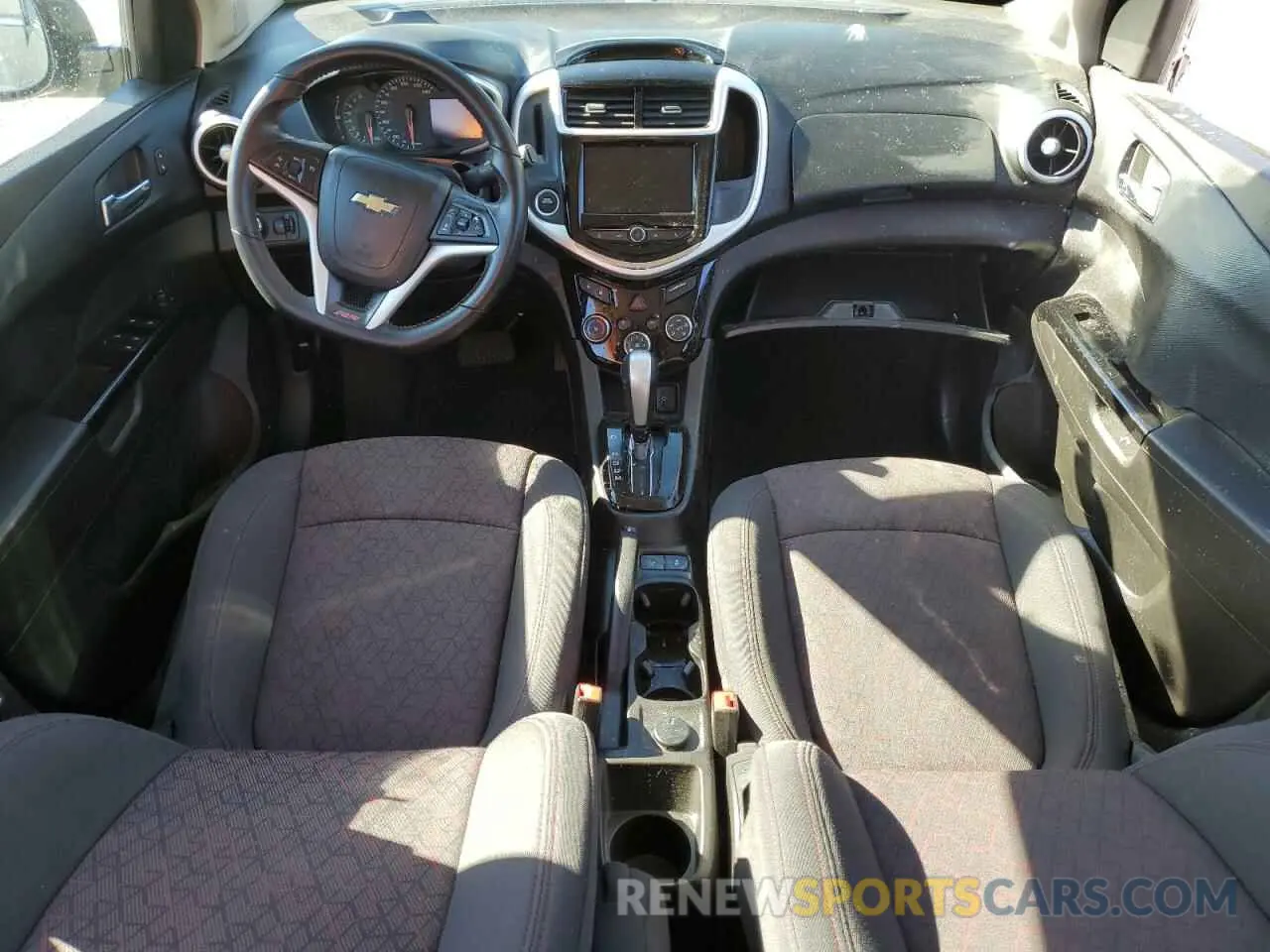 8 Photograph of a damaged car 1G1JD6SB6L4133278 CHEVROLET SONIC 2020