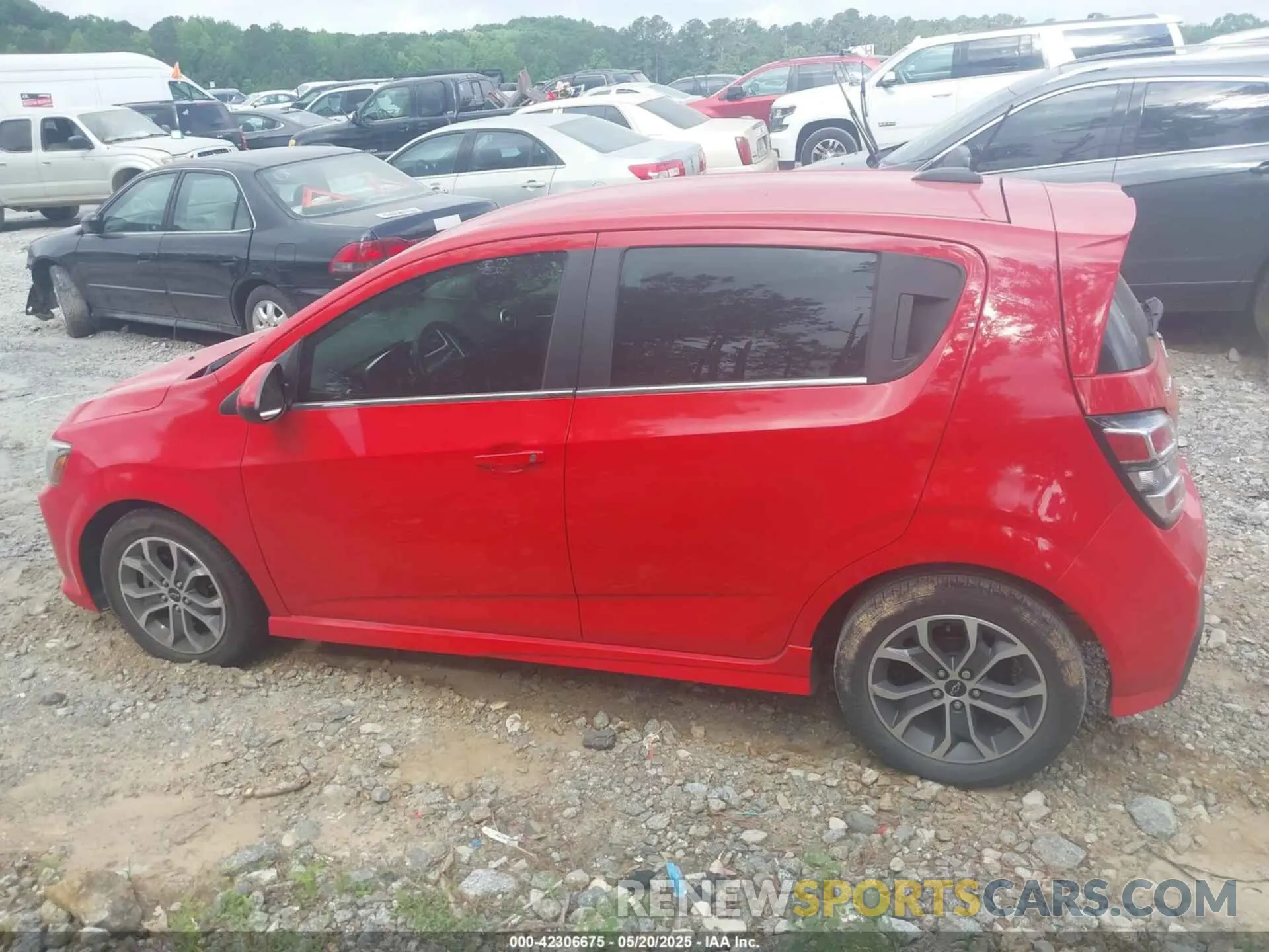 13 Photograph of a damaged car 1G1JD6SBXL4137057 CHEVROLET SONIC 2020
