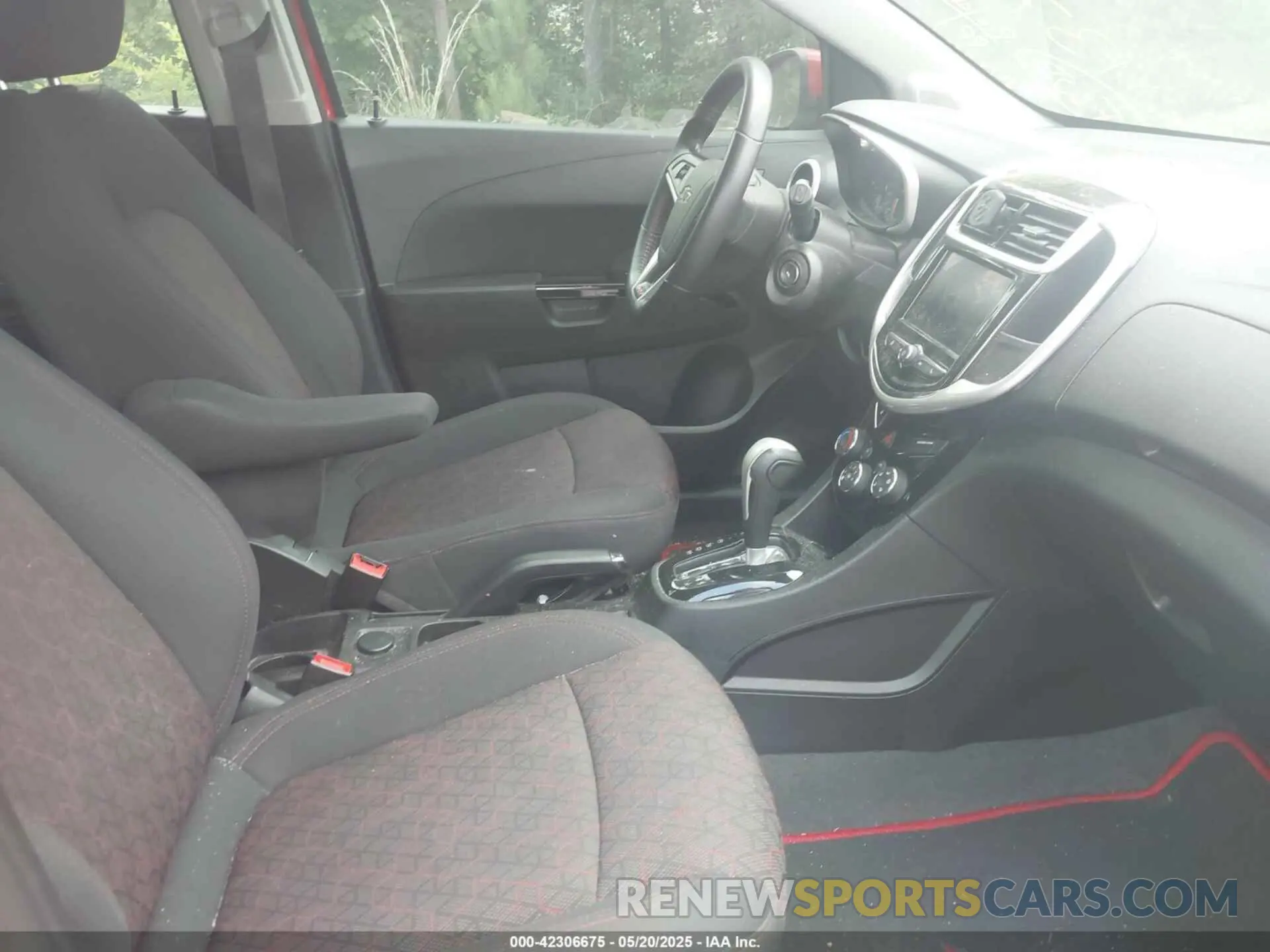 5 Photograph of a damaged car 1G1JD6SBXL4137057 CHEVROLET SONIC 2020