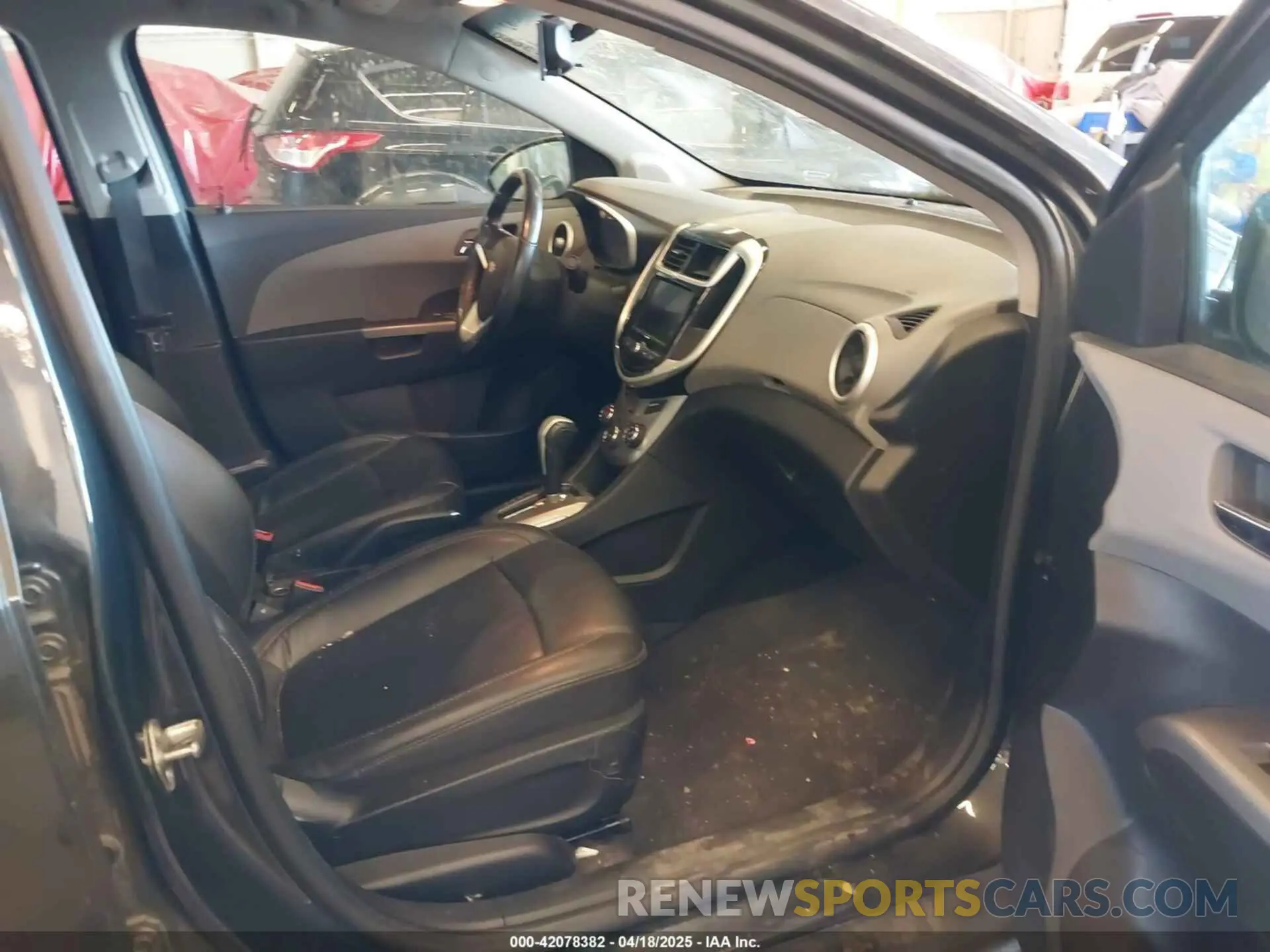 5 Photograph of a damaged car 1G1JF5SB3L4118984 CHEVROLET SONIC 2020