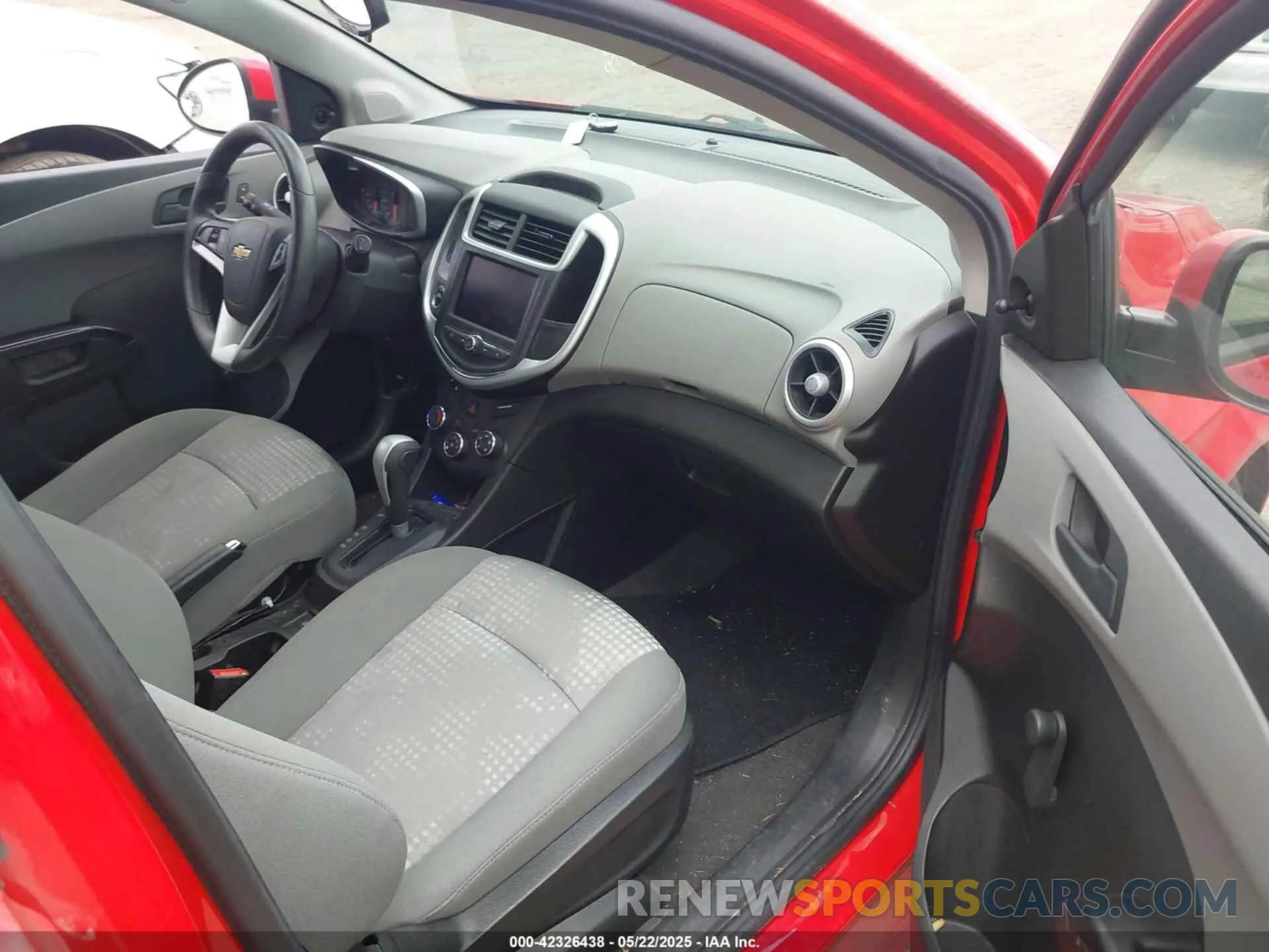 5 Photograph of a damaged car 1G1JG6SB2L4115688 CHEVROLET SONIC 2020