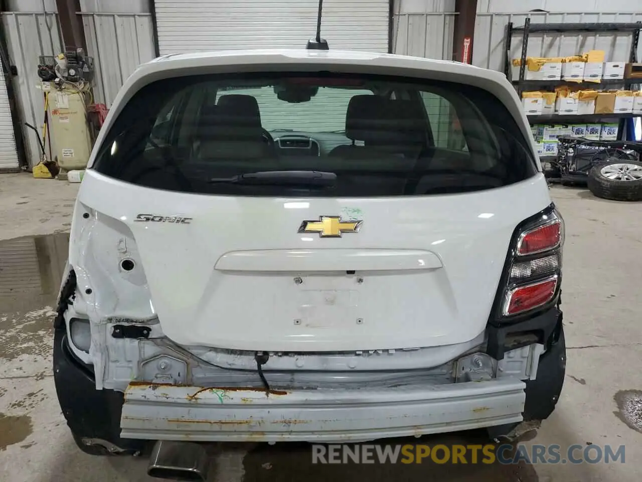 6 Photograph of a damaged car 1G1JG6SB2L4117800 CHEVROLET SONIC 2020