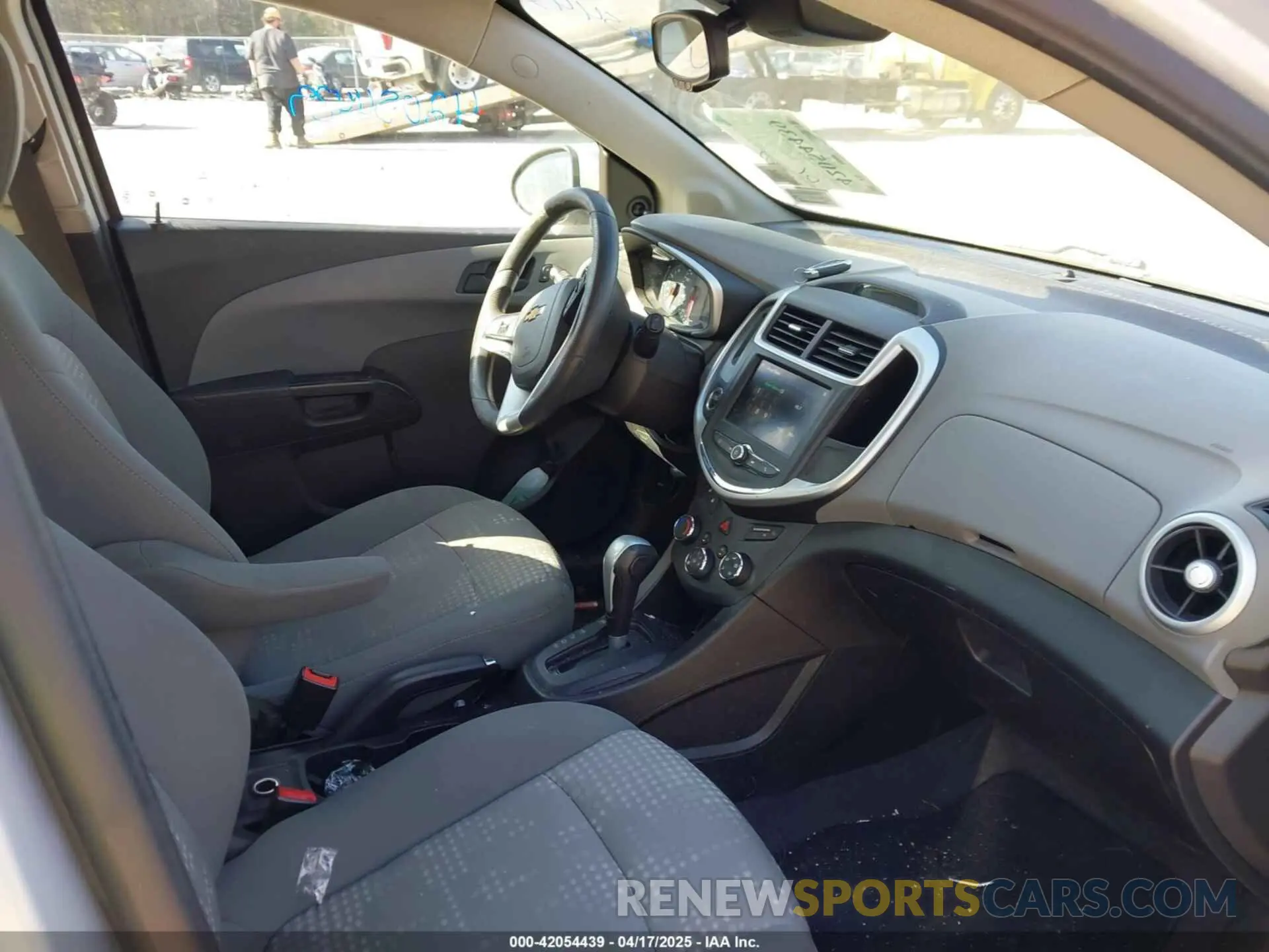 5 Photograph of a damaged car 1G1JG6SB7L4123754 CHEVROLET SONIC 2020