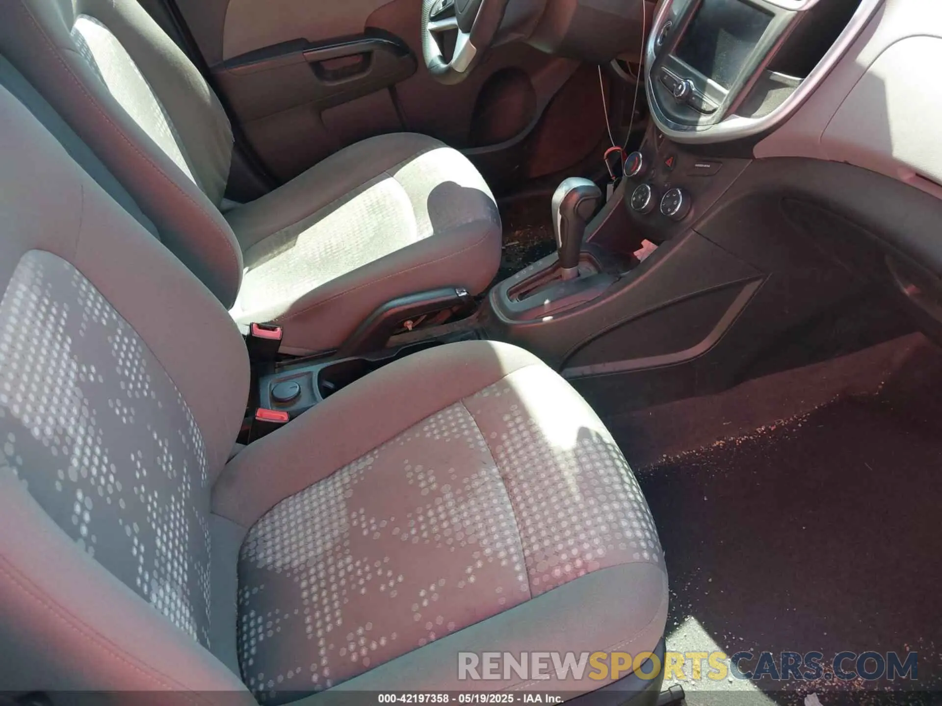 5 Photograph of a damaged car 1G1JG6SBXL4112344 CHEVROLET SONIC 2020