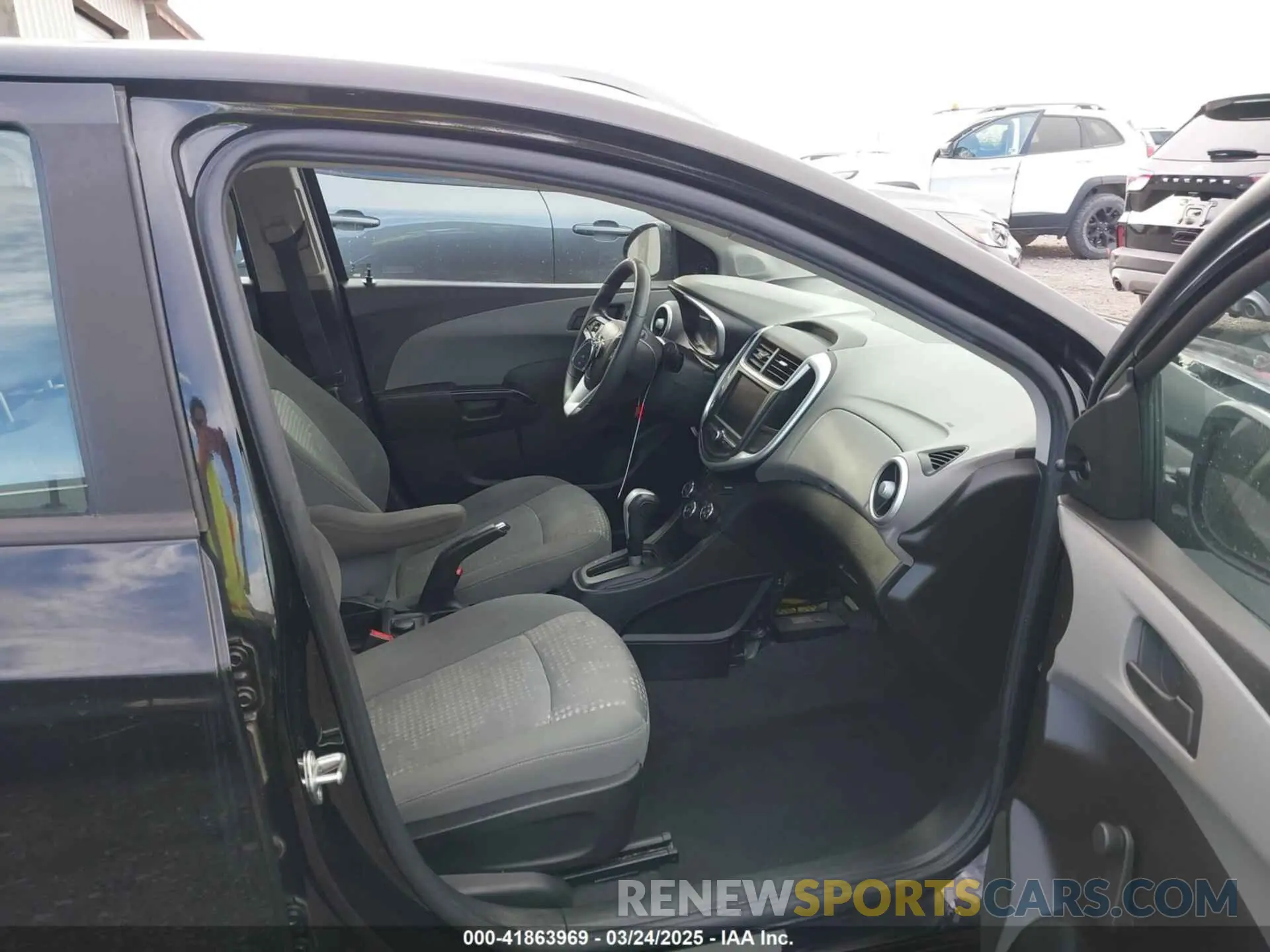 5 Photograph of a damaged car 1G1JG6SBXL4129709 CHEVROLET SONIC 2020