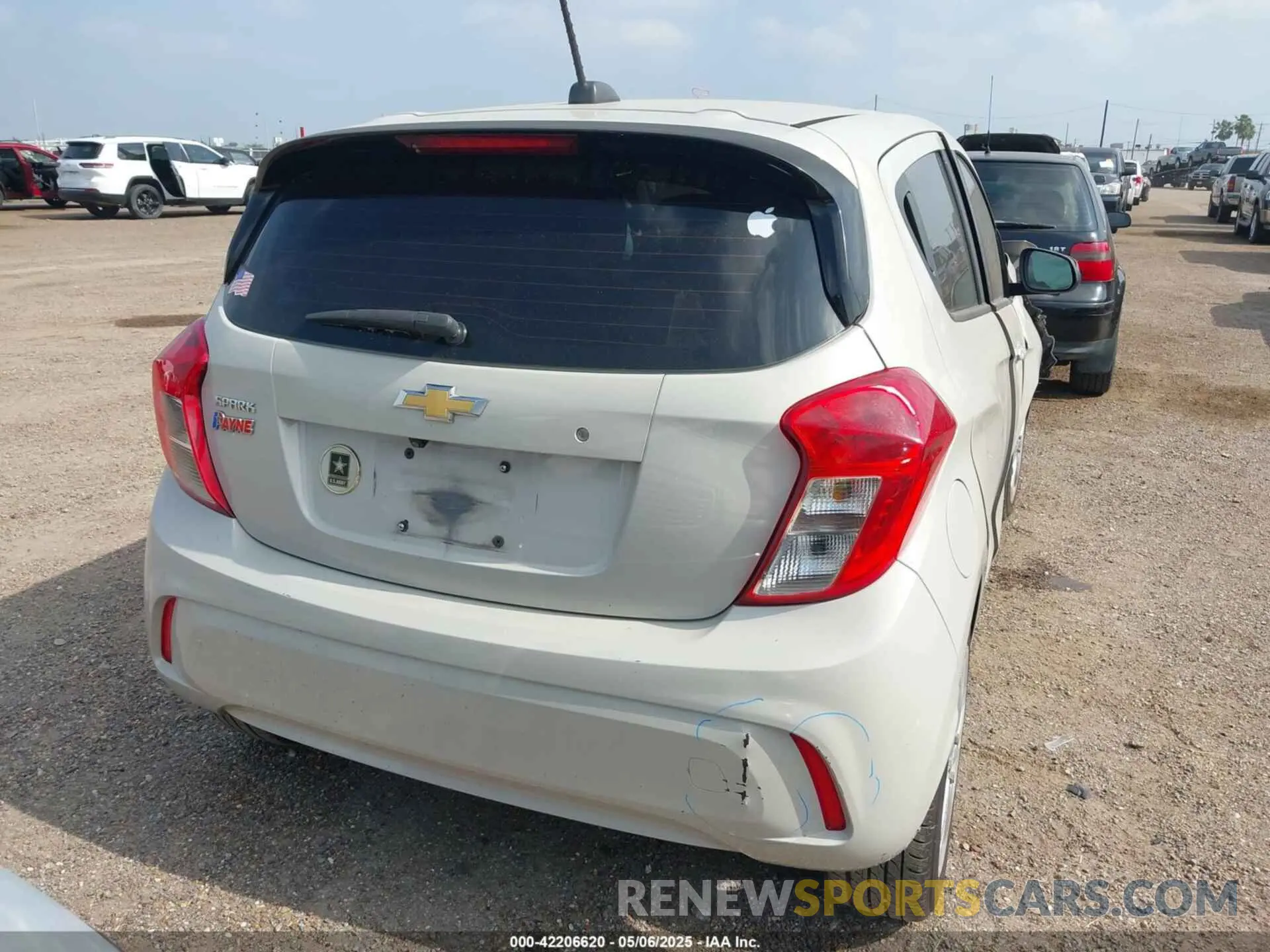 17 Photograph of a damaged car KL8CB6SA0KC705696 CHEVROLET SPARK 2019