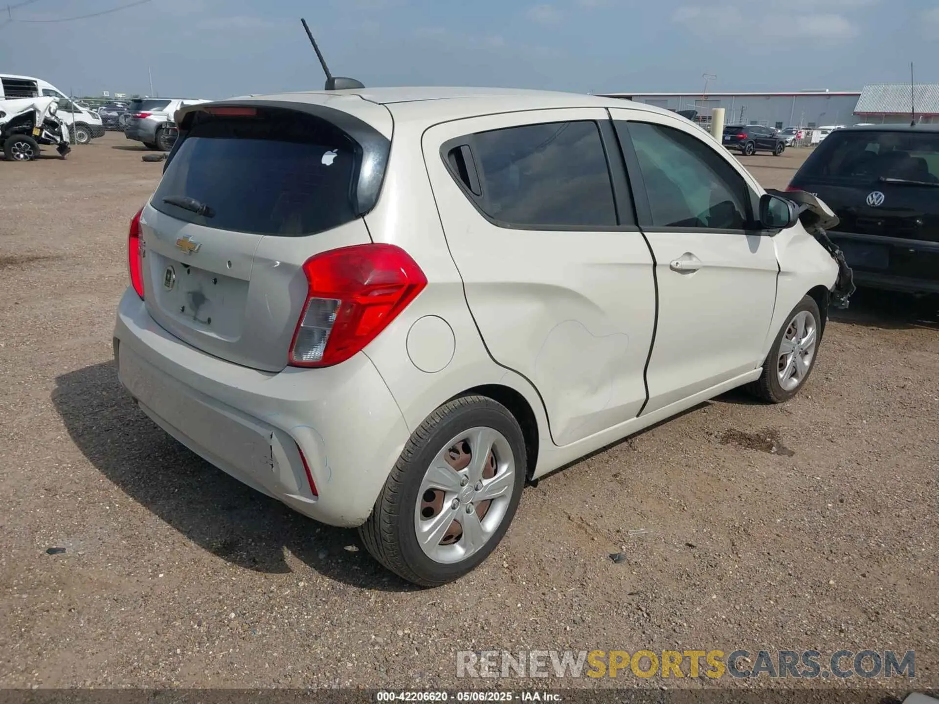 4 Photograph of a damaged car KL8CB6SA0KC705696 CHEVROLET SPARK 2019