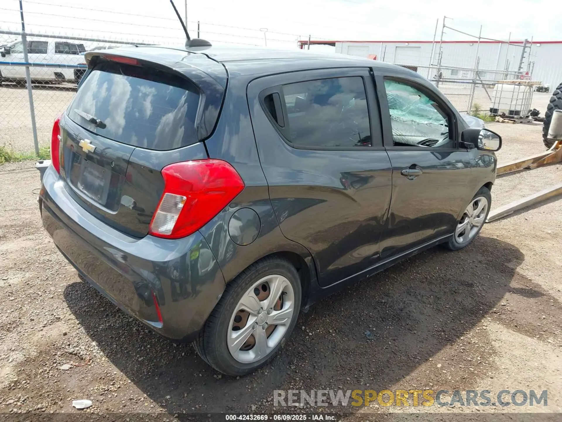 4 Photograph of a damaged car KL8CB6SA0KC818838 CHEVROLET SPARK 2019