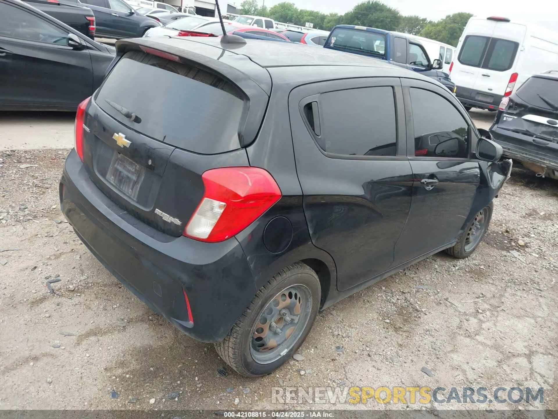 4 Photograph of a damaged car KL8CB6SA0KC820668 CHEVROLET SPARK 2019