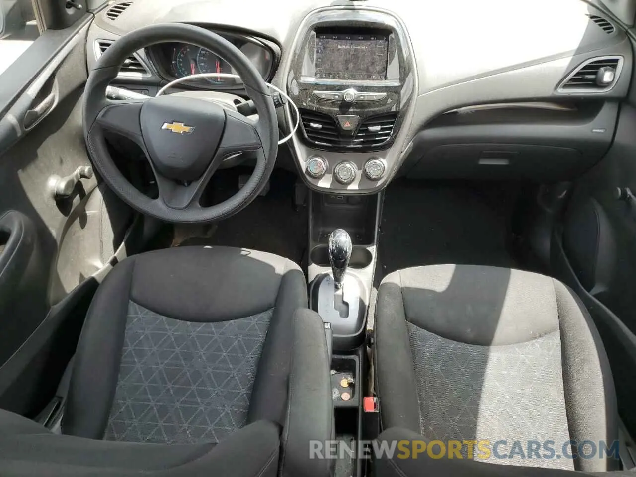 8 Photograph of a damaged car KL8CB6SA1KC724984 CHEVROLET SPARK 2019