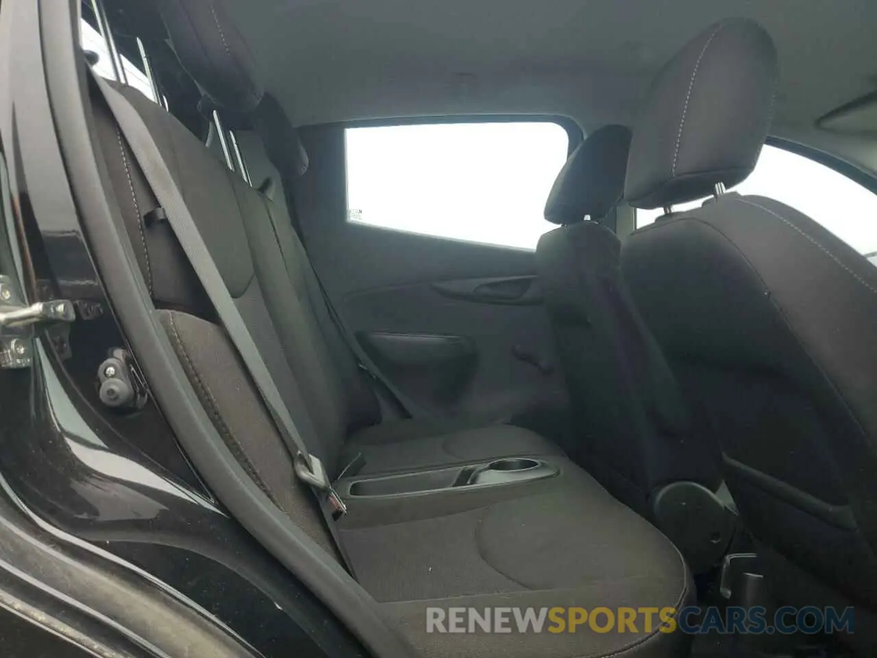 10 Photograph of a damaged car KL8CB6SA5KC701921 CHEVROLET SPARK 2019