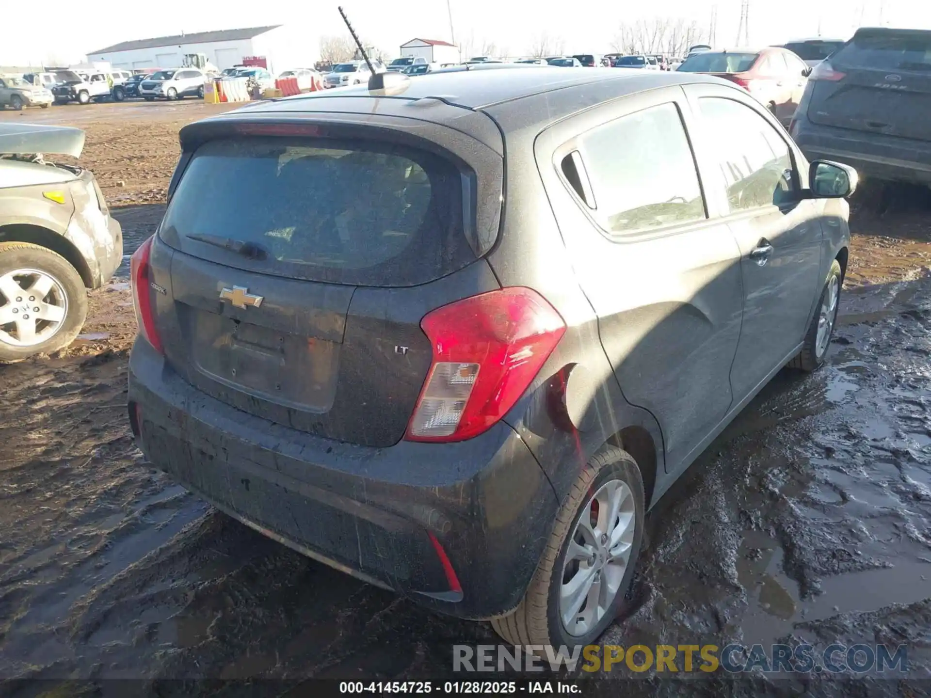 4 Photograph of a damaged car KL8CD6SA0KC751586 CHEVROLET SPARK 2019