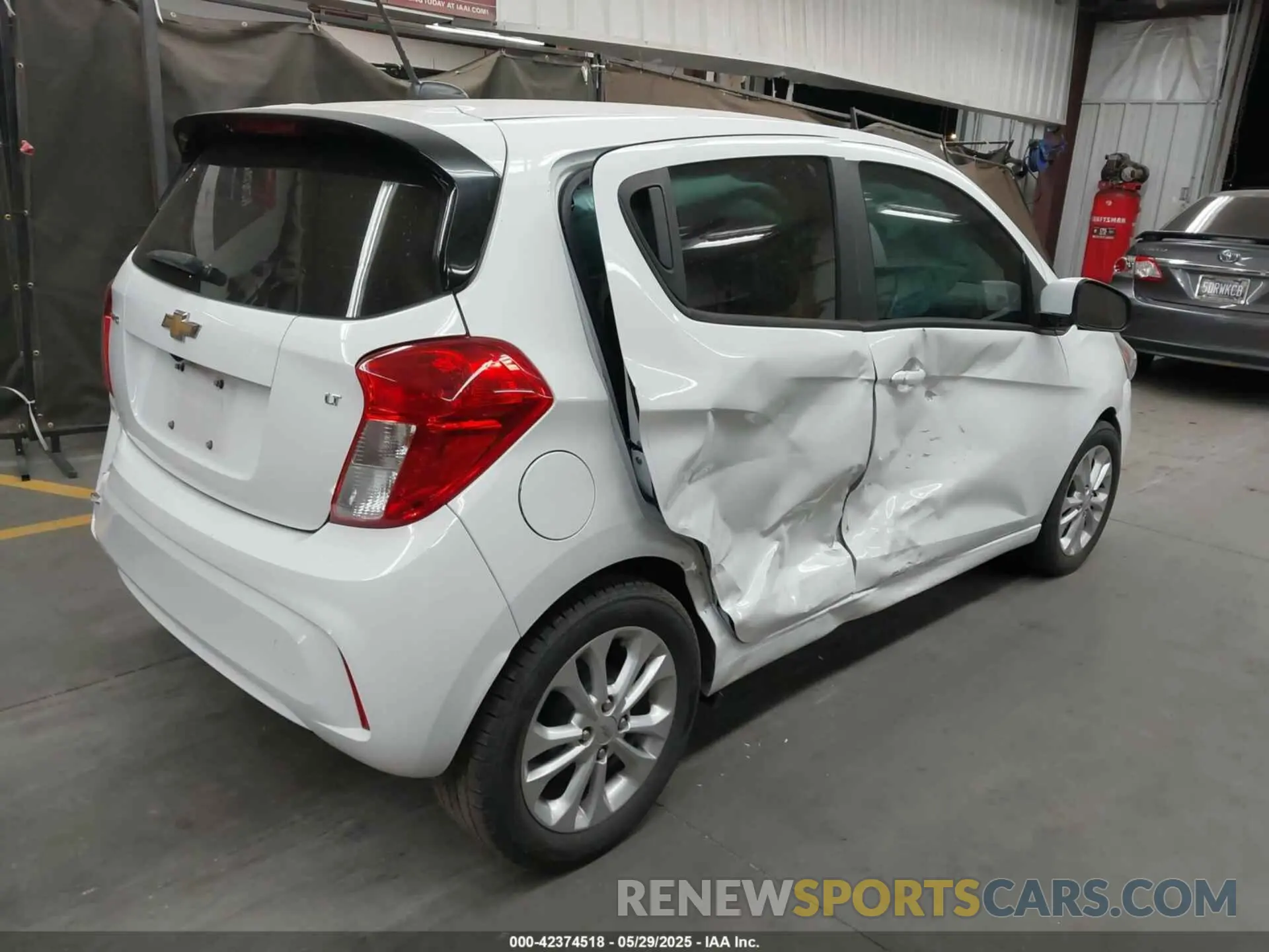 4 Photograph of a damaged car KL8CD6SA7KC736714 CHEVROLET SPARK 2019